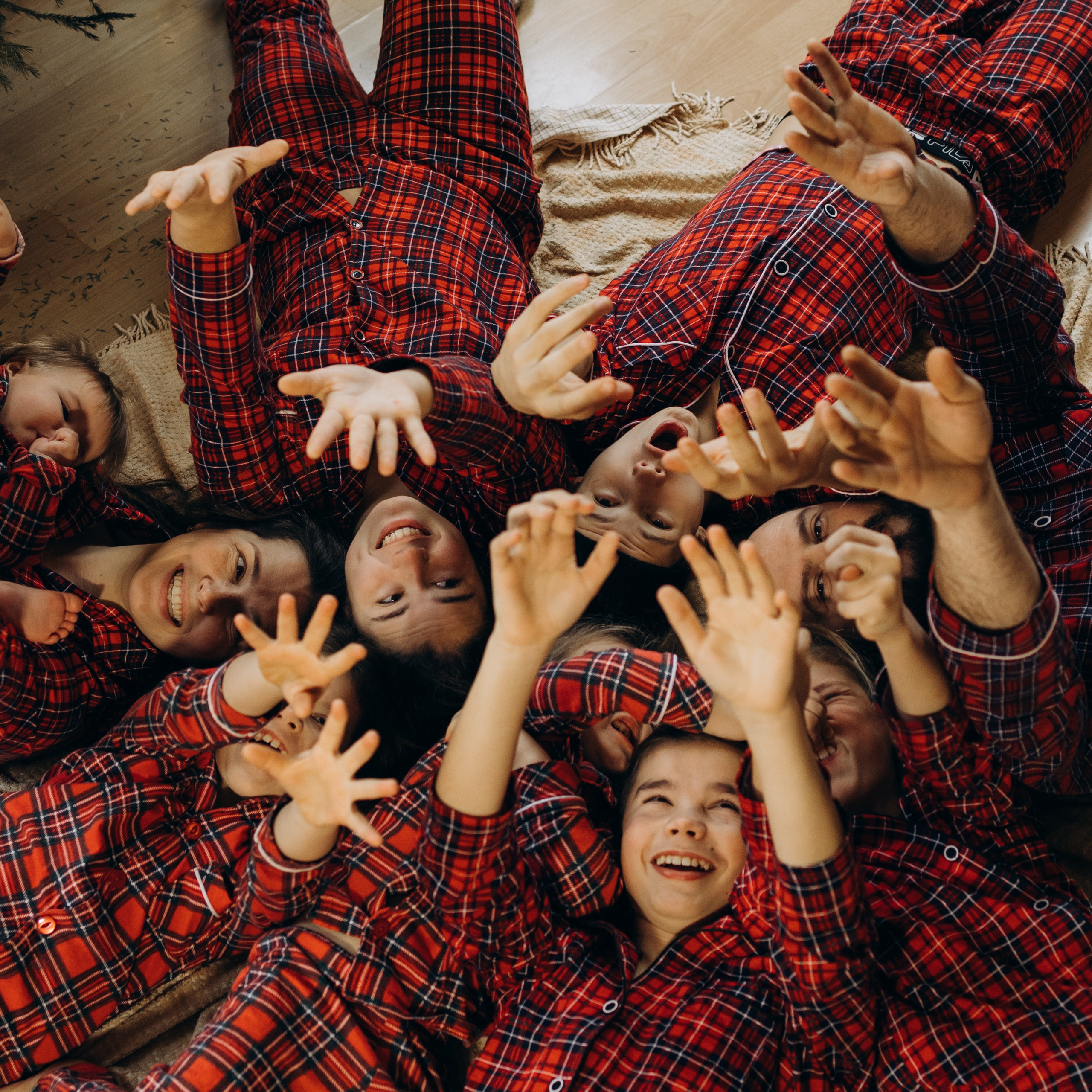 большая семья Яны и Вовы