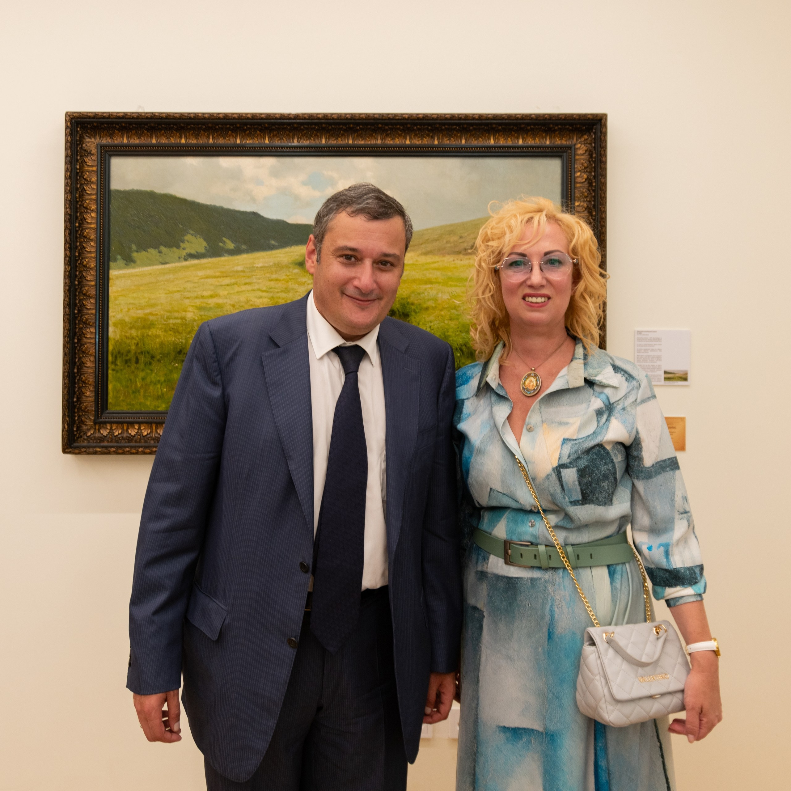 Александр Хинштейн, губернатор Курской области, депутат Государственной области и Алла Леонидовна Шахматова. директор Самарского Областного Художественного Музея город Самара