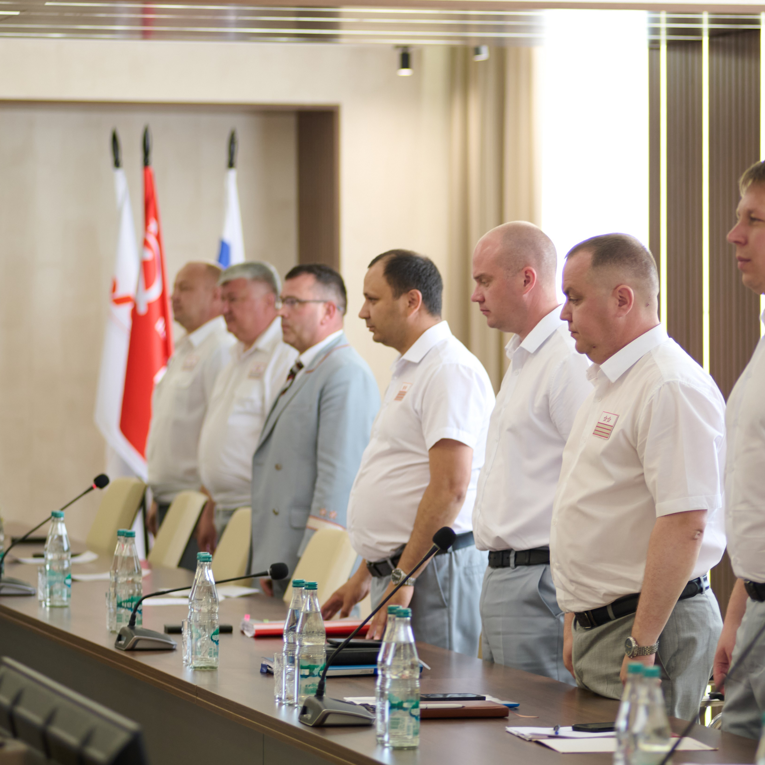 Гимн на совещании: традиция и уважение