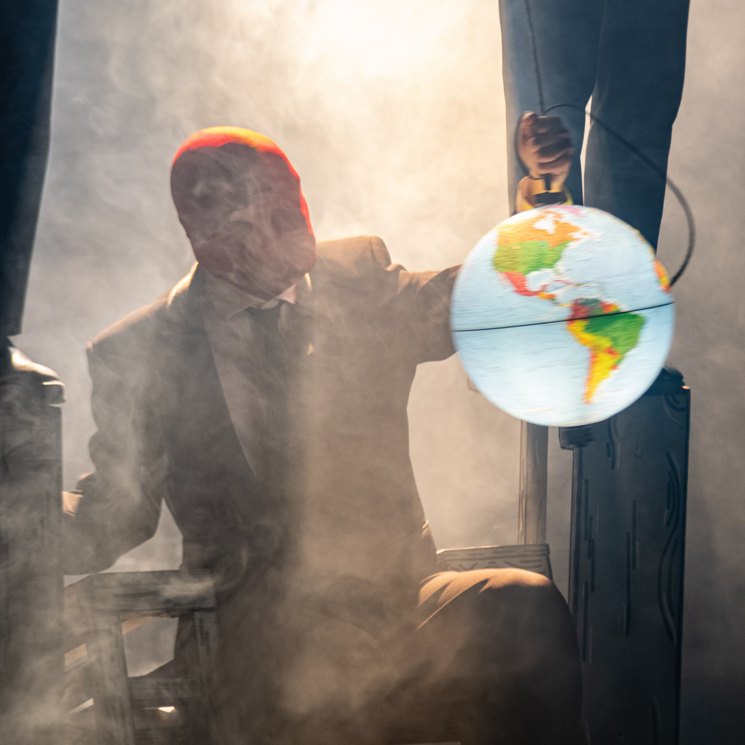 спектакль "В ожидании Года", театральная постановка режиссера Семёна Гуськова