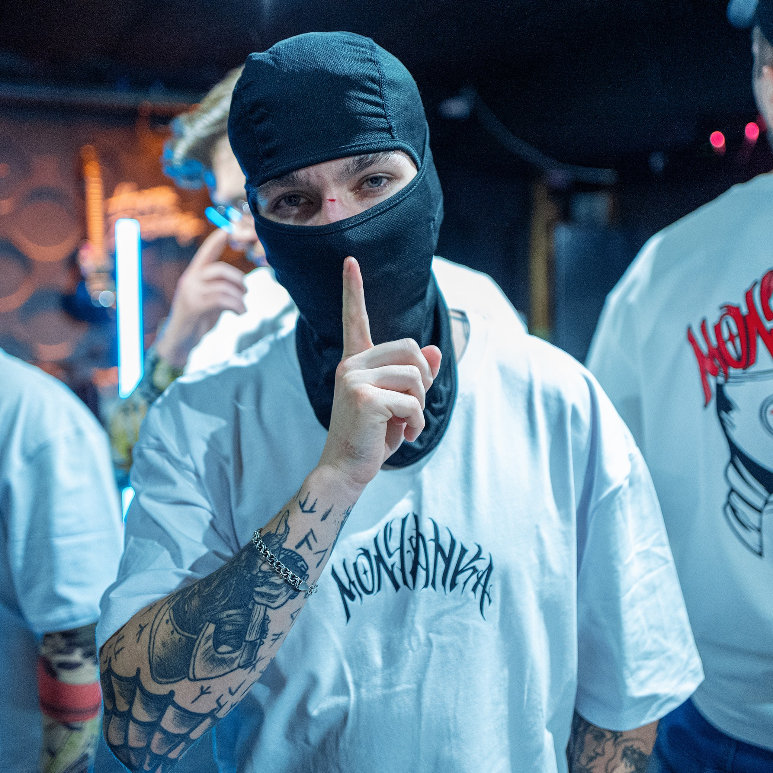 Реклама футболок «Молчанка»