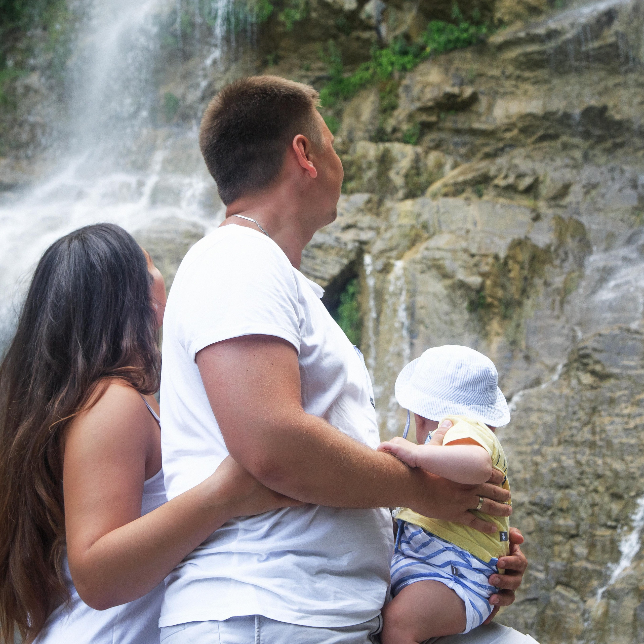 Высокие горы и теплое море