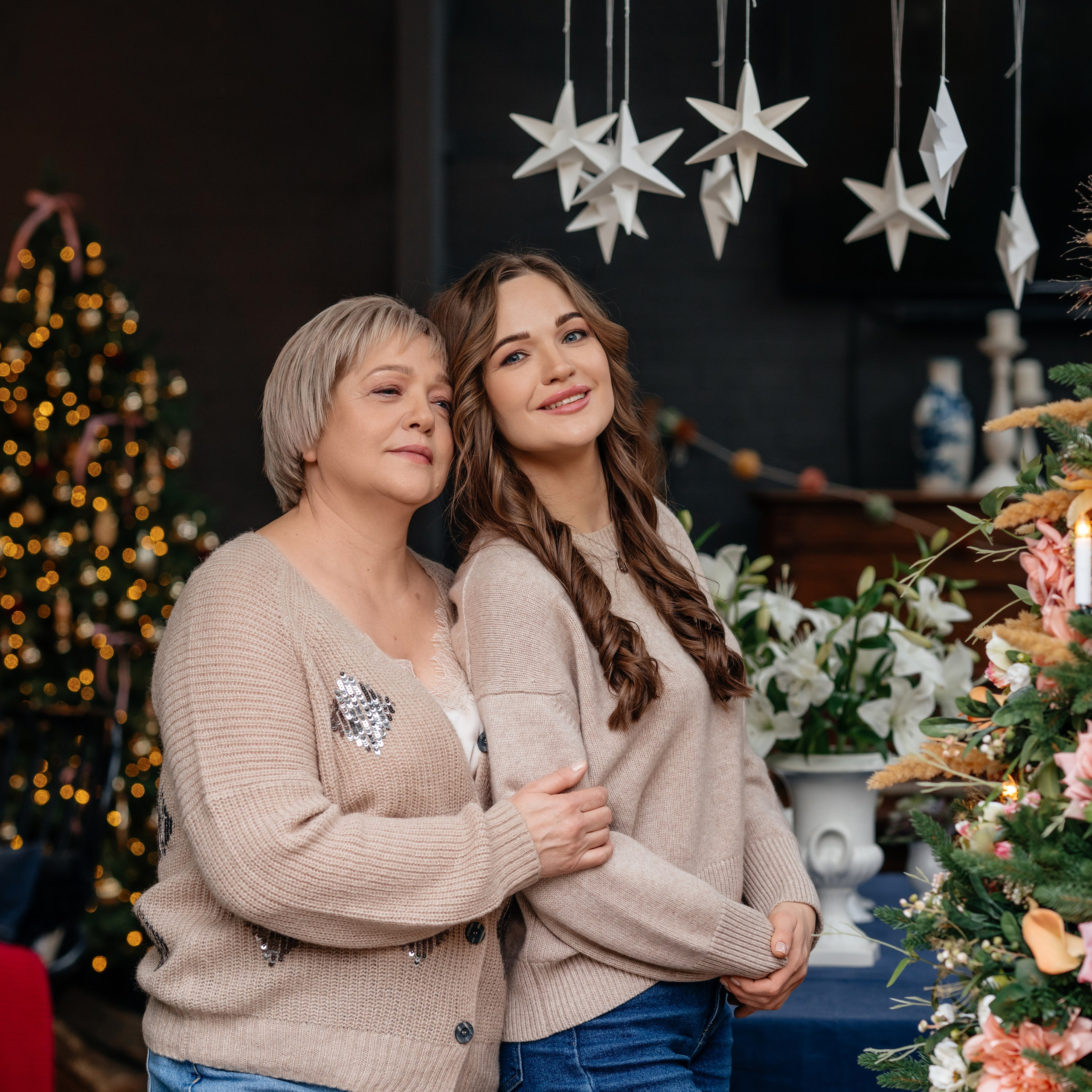 Зимняя съемка мамы и взрослой дочери. Дом Власенко.
