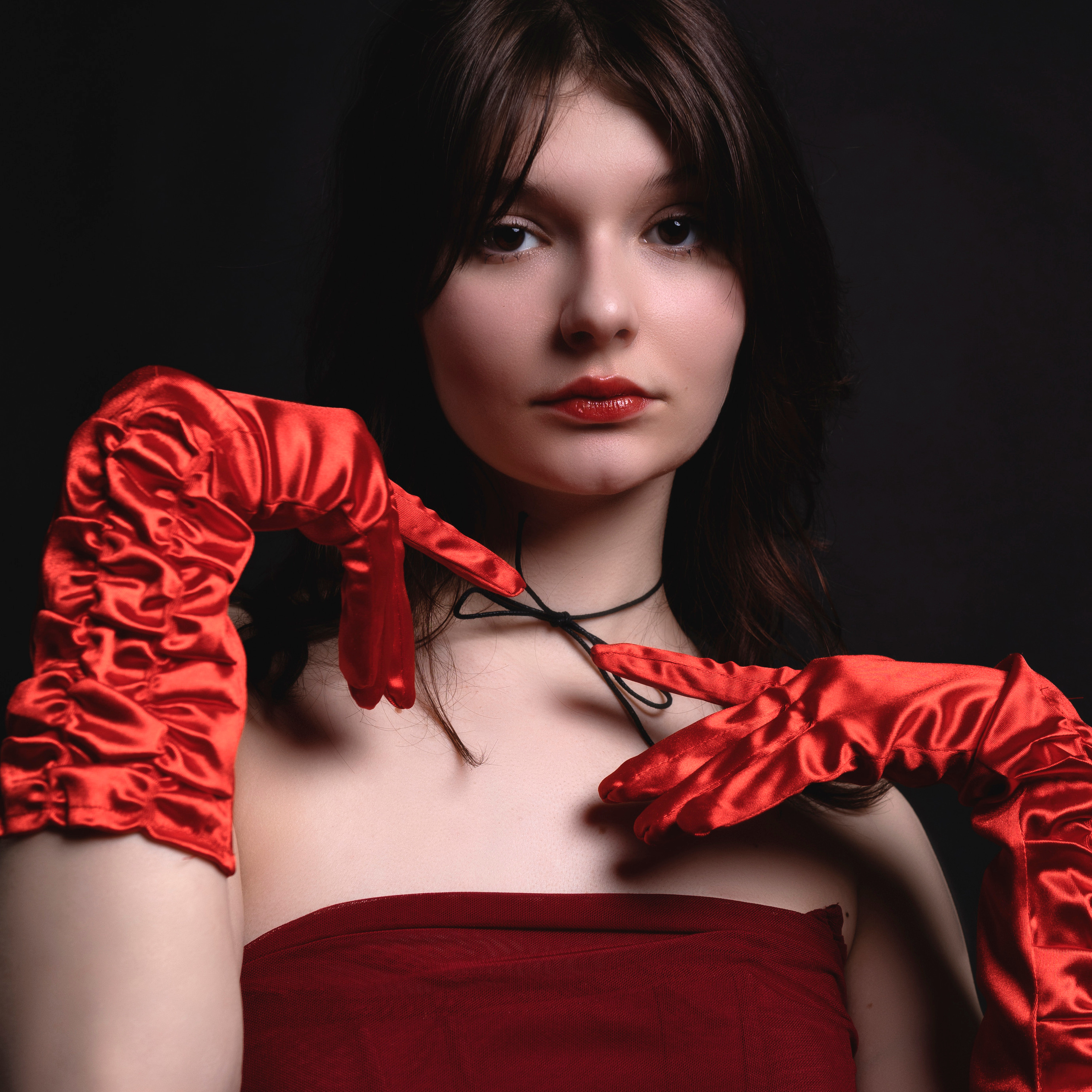 Девушки в красном