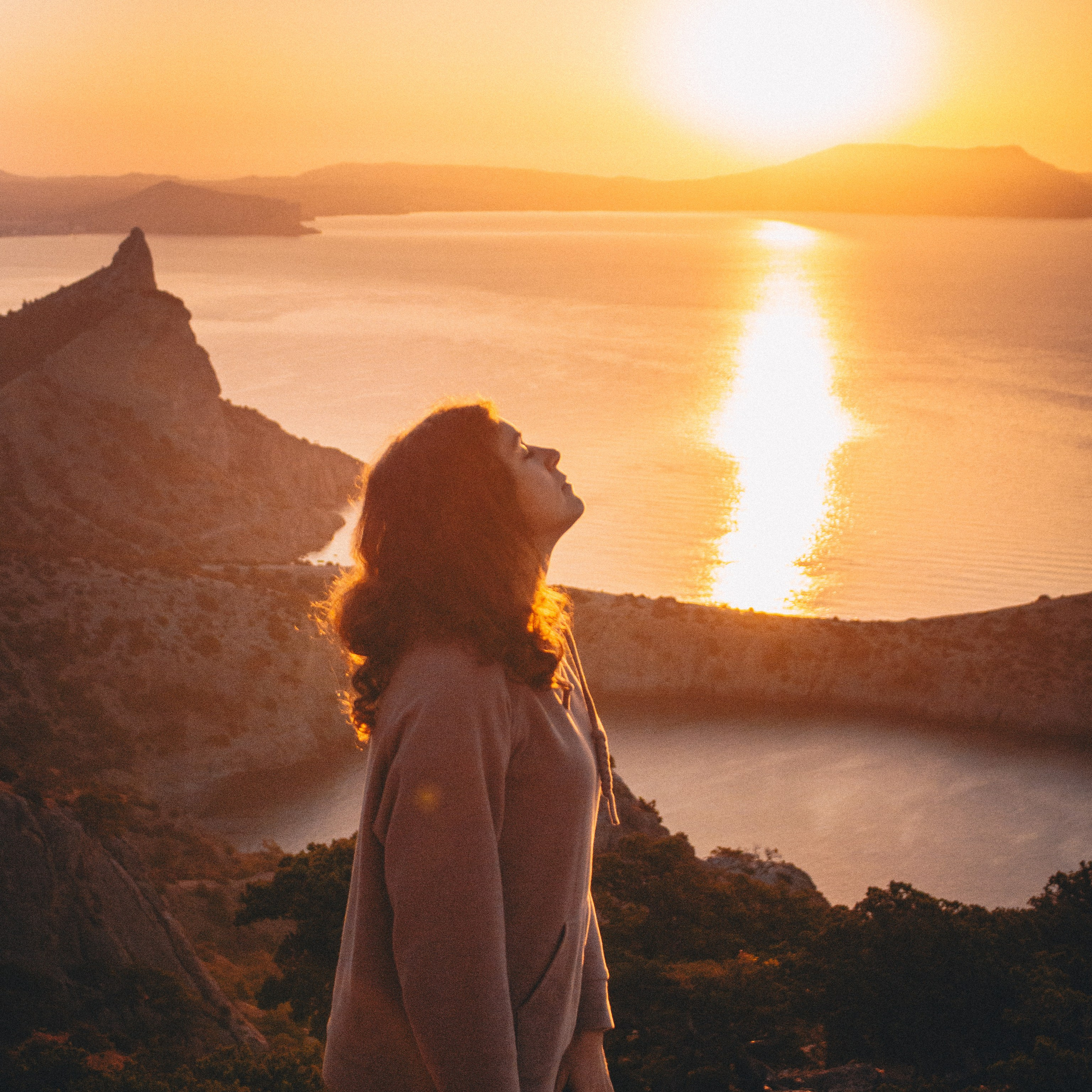 Рассвет на пике Космос. Валерия Вдовина | атмосферные фото-путешествия по Крыму