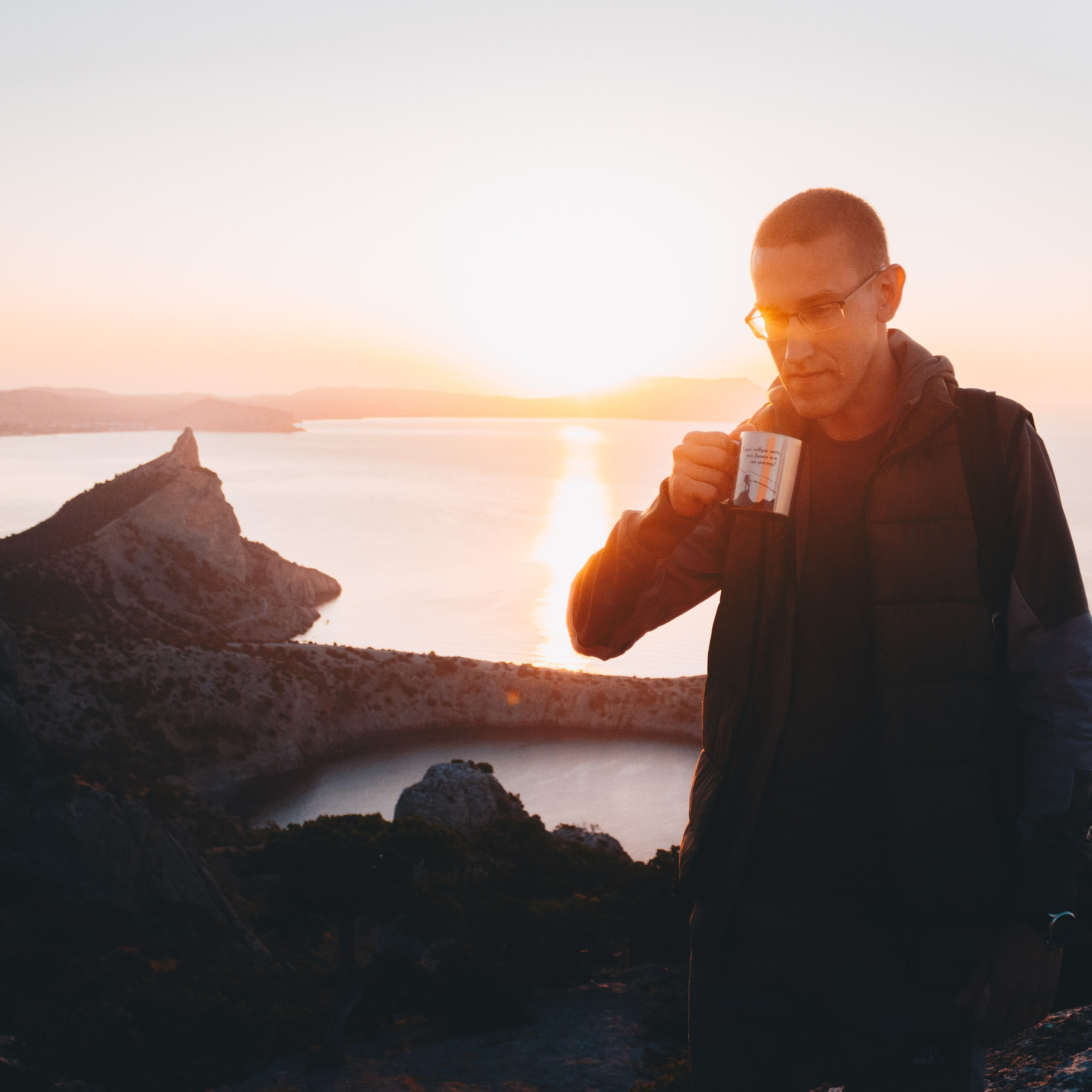 Рассвет на пике Космос. Валерия Вдовина | атмосферные фото-путешествия по Крыму