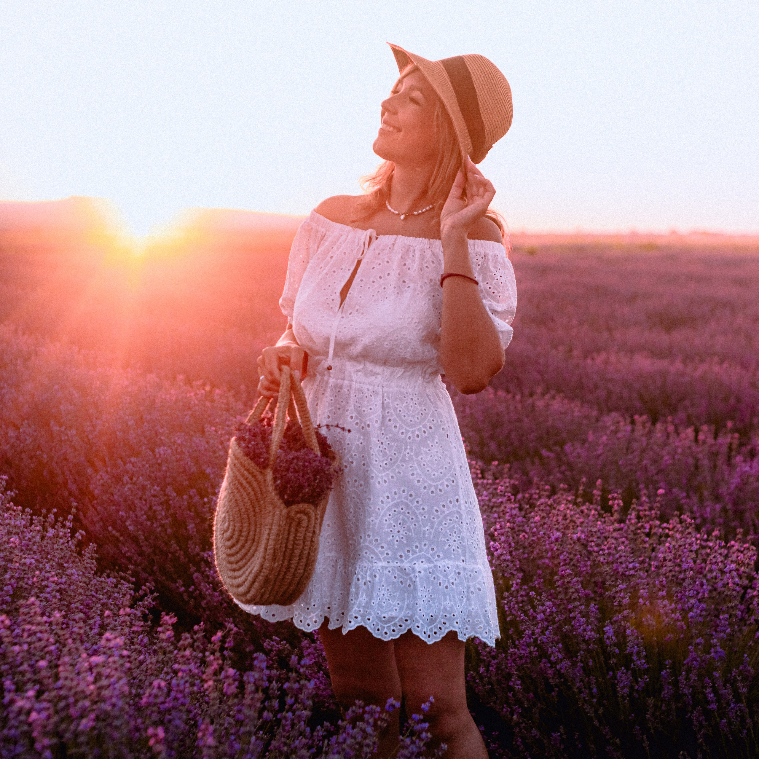 Поле лаванды на рассвете. Валерия Вдовина | атмосферные фото-путешествия по Крыму