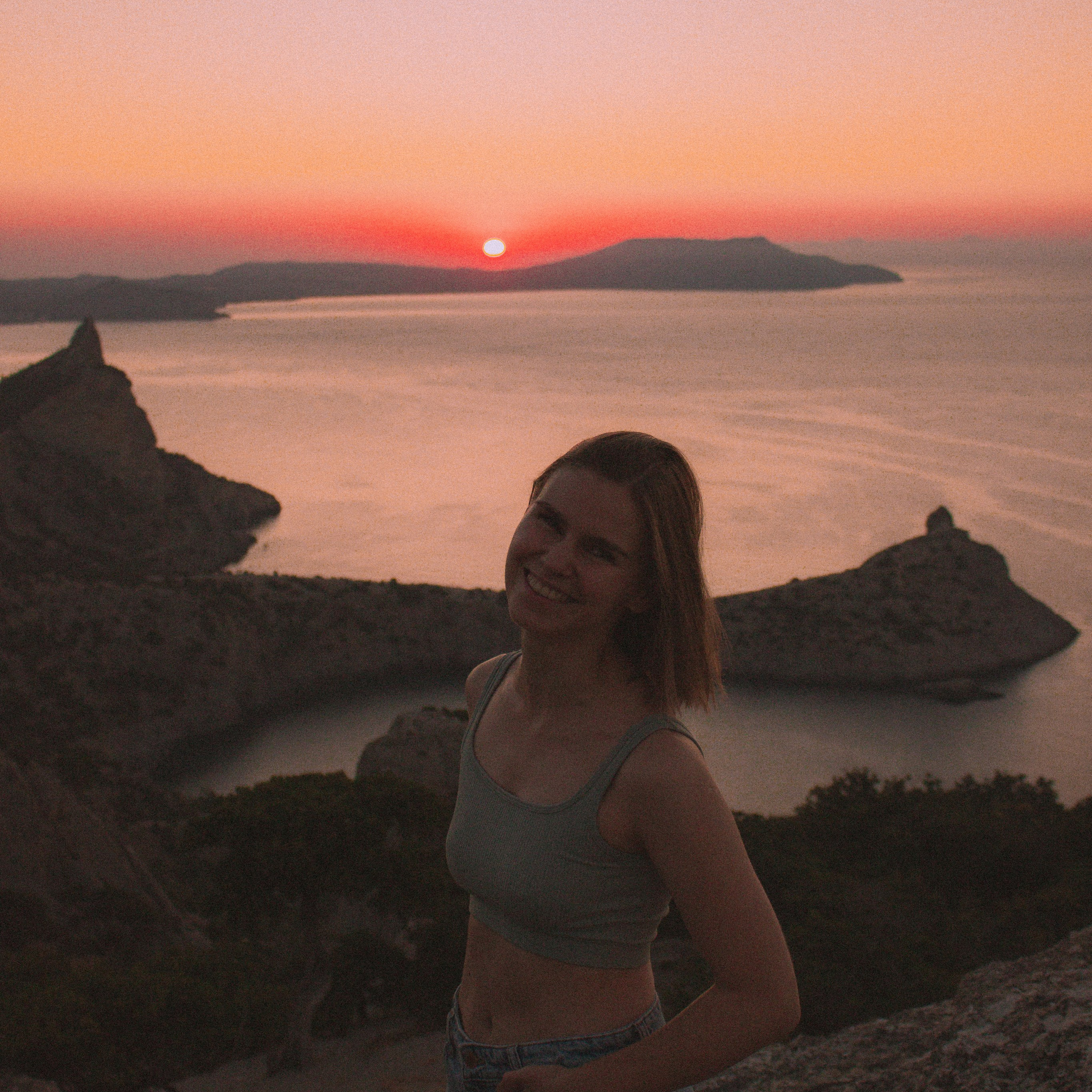 Рассвет на пике Космос. Валерия Вдовина | атмосферные фото-путешествия по Крыму