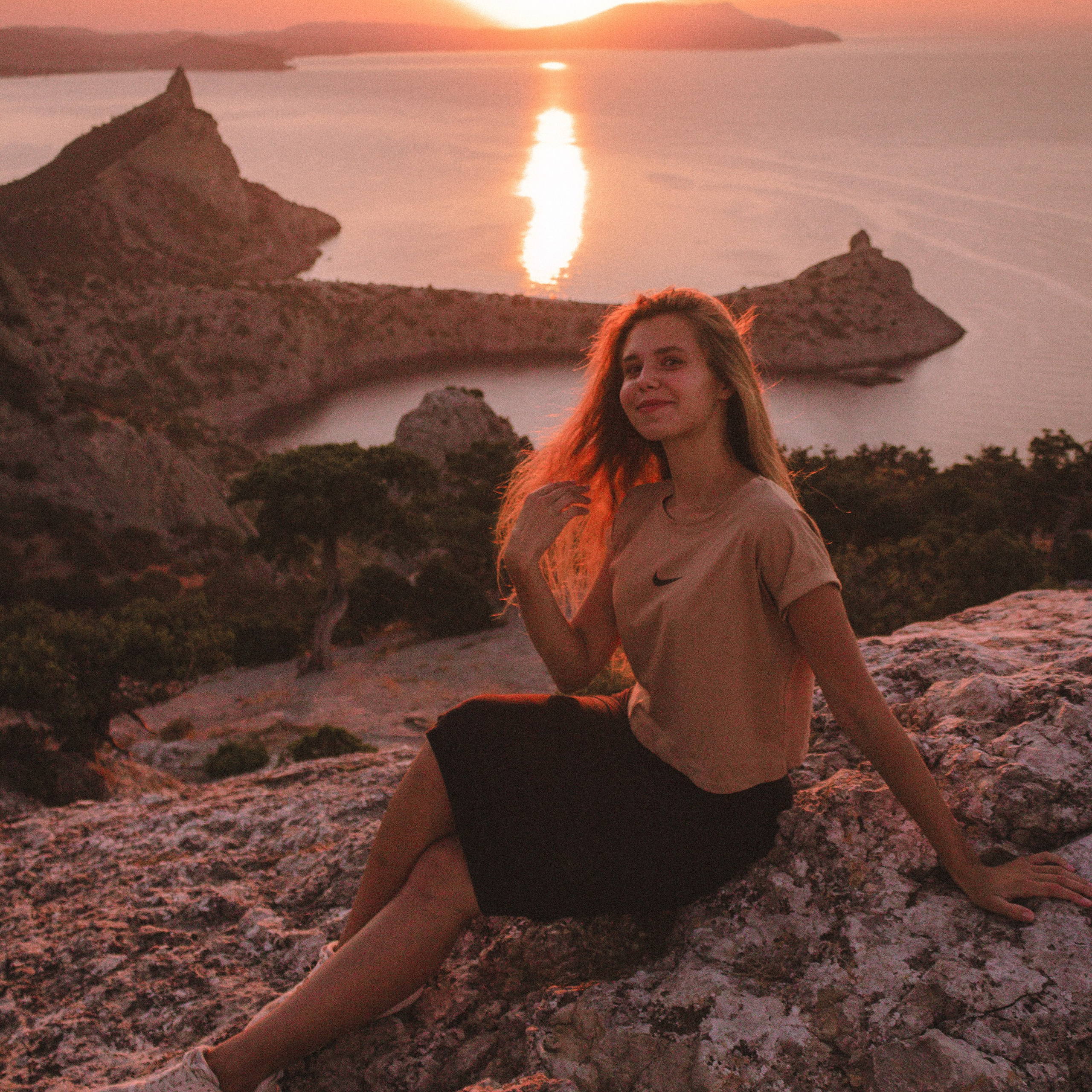 Рассвет на пике Космос. Валерия Вдовина | атмосферные фото-путешествия по Крыму