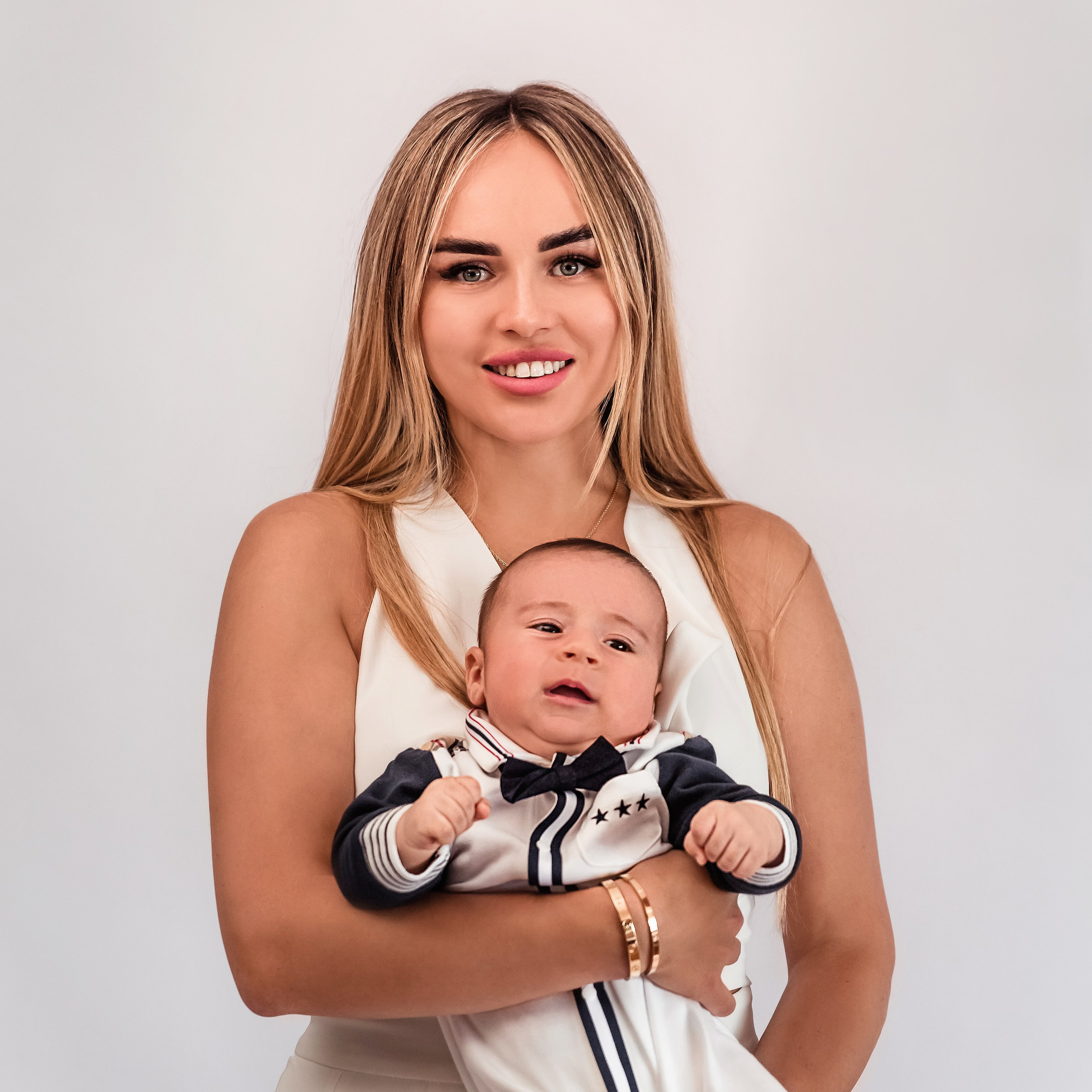 Photo session with three-month-old baby. Professional family and children’s photographer in Izmir Irina Eron