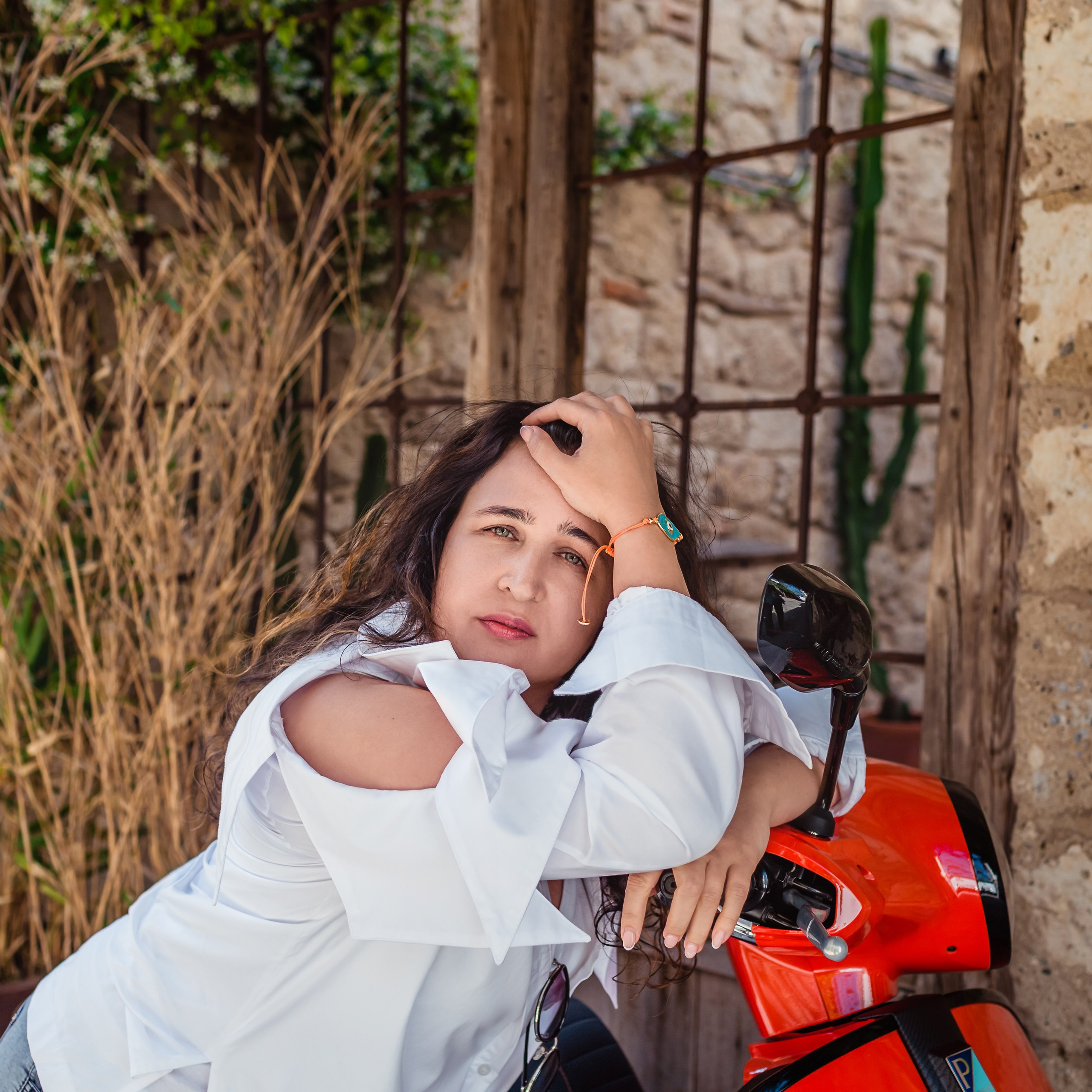 Photo session for tourists in Alacati, Cesme
