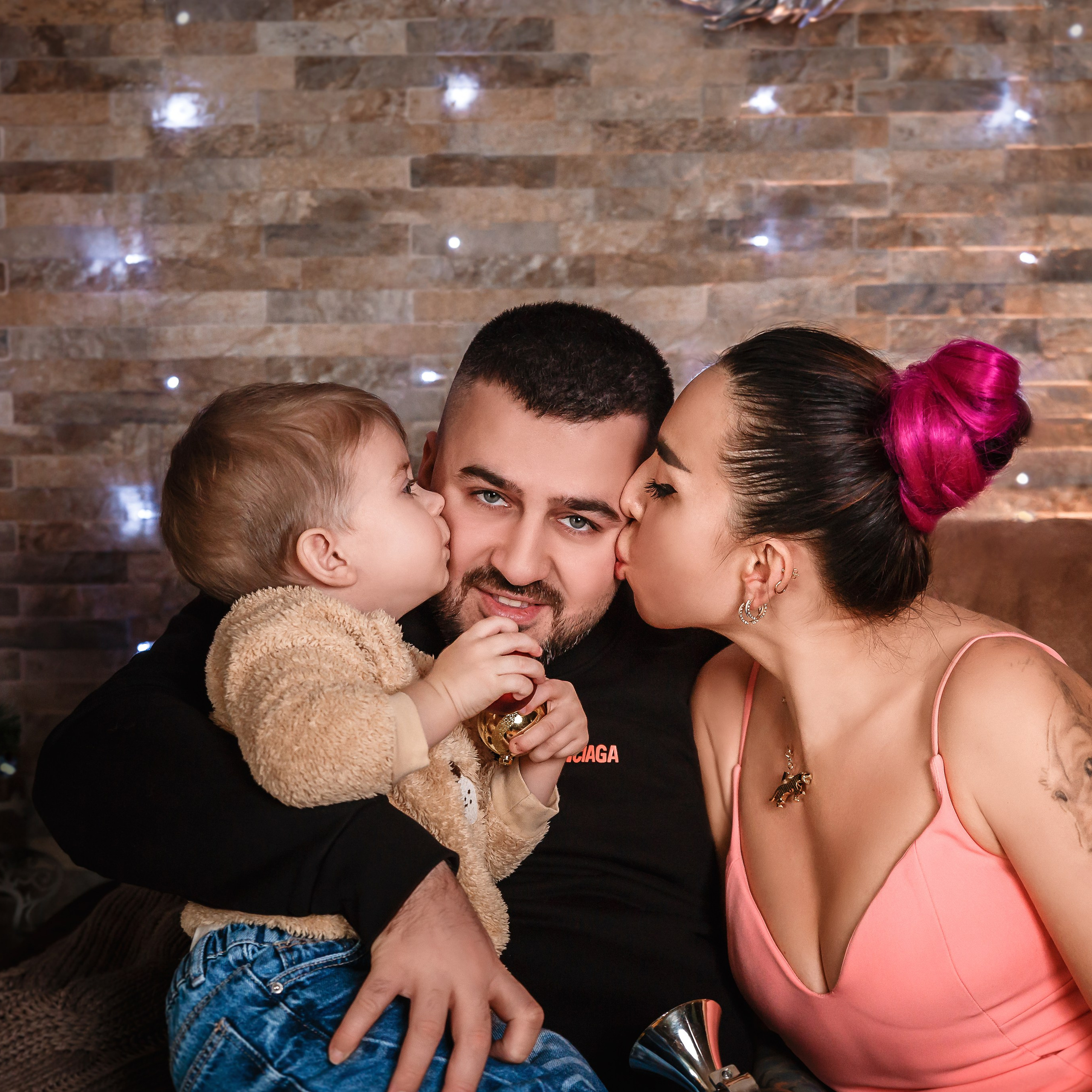 2025 Anna&Miran&Özgür. Professional family and children’s photographer in Izmir Irina Eron