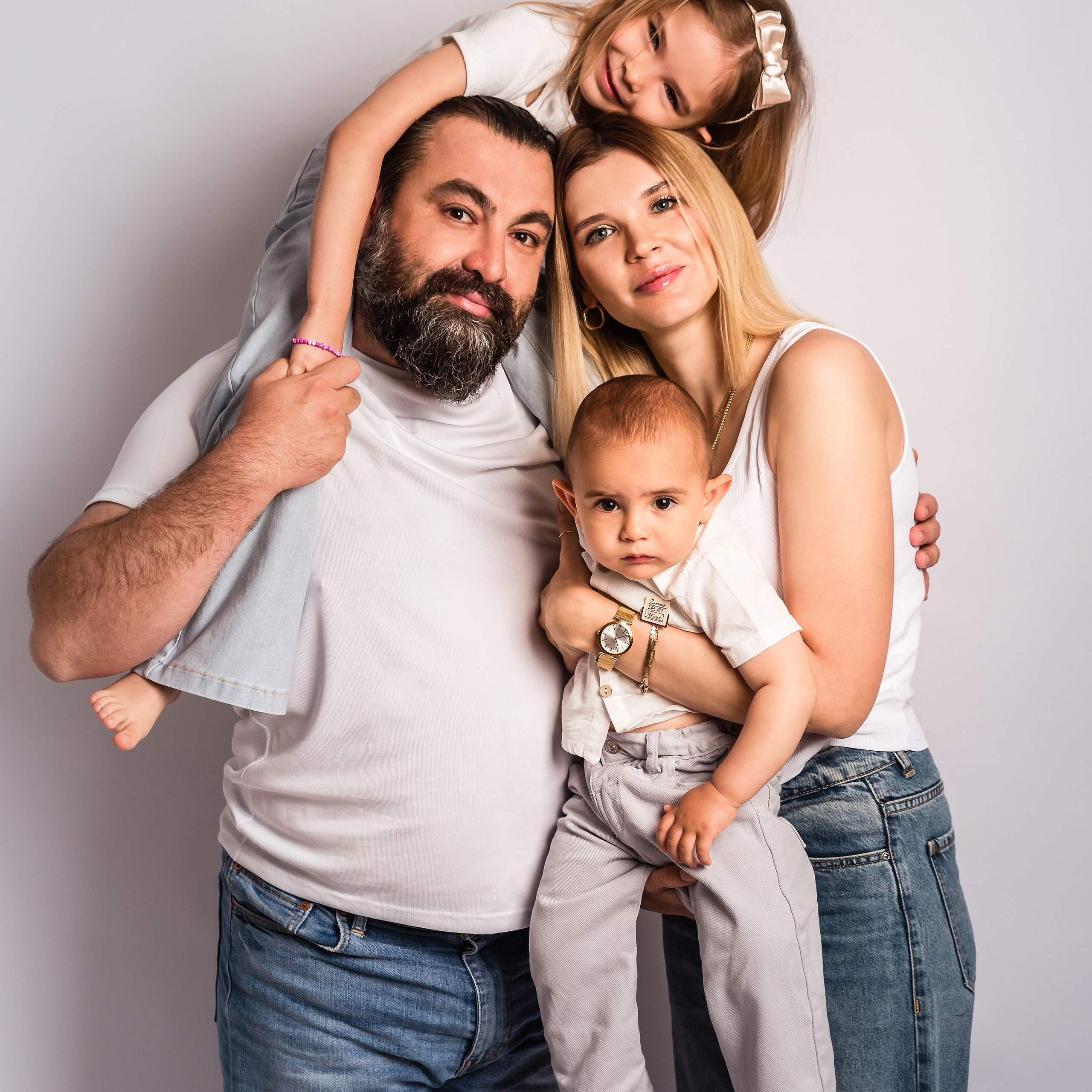 Studio. Professional family and children’s photographer in Izmir Irina Eron