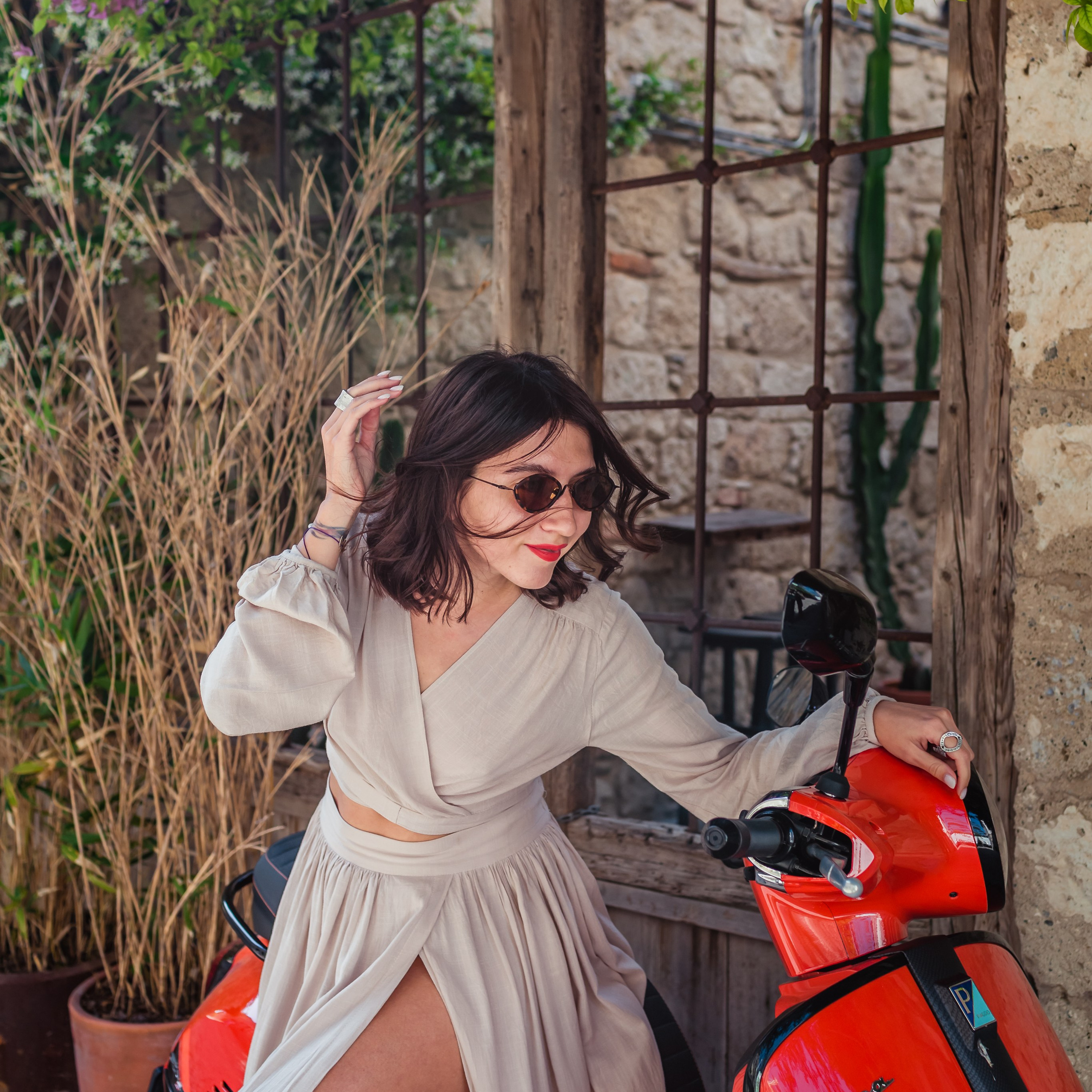 Photo session for tourists in Alacati, Cesme