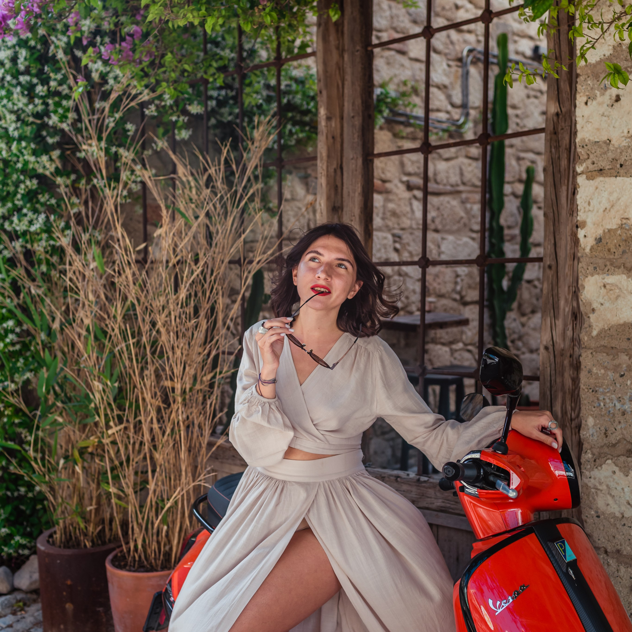 Photo session for tourists in Alacati, Cesme