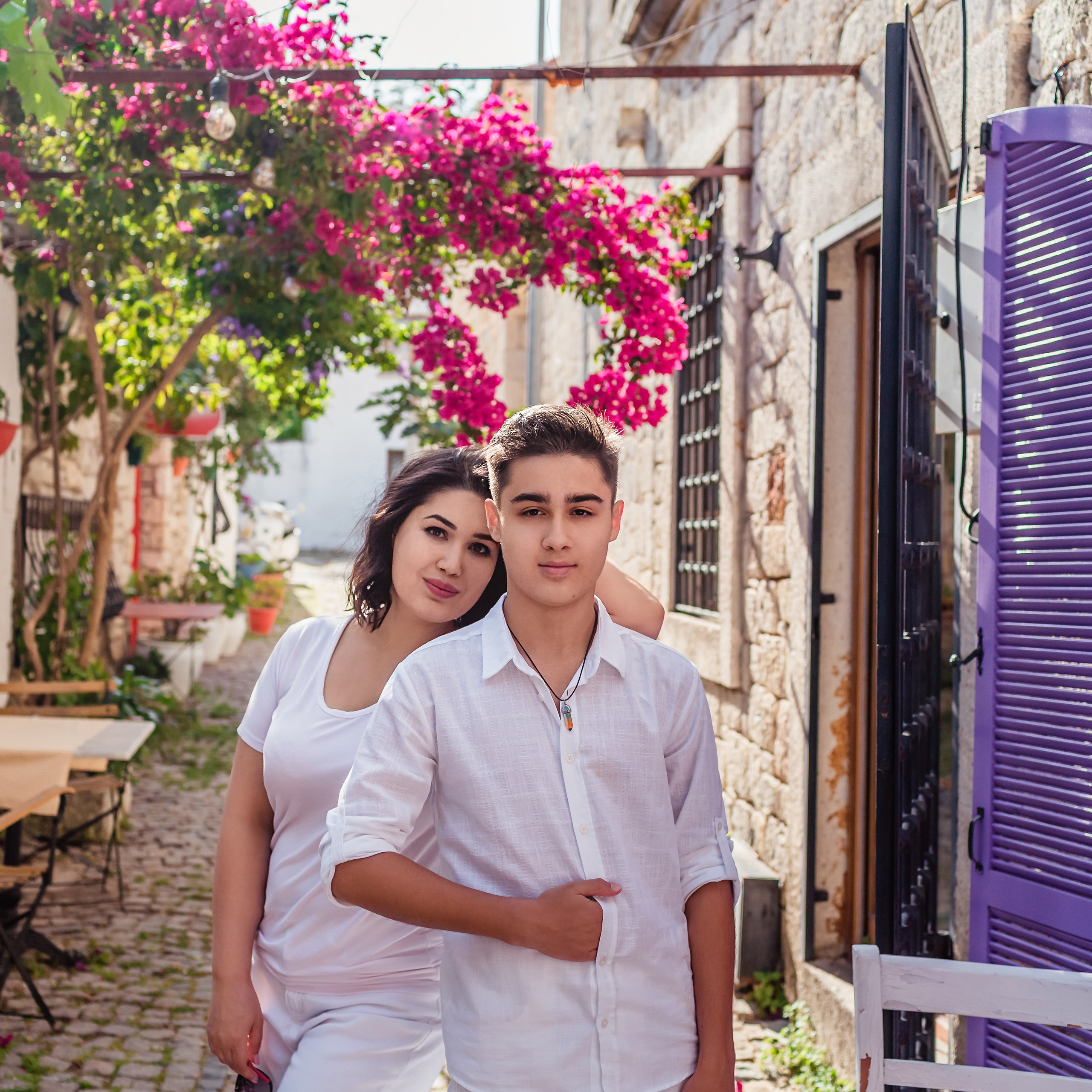 Photo session for tourists in Alacati, Cesme