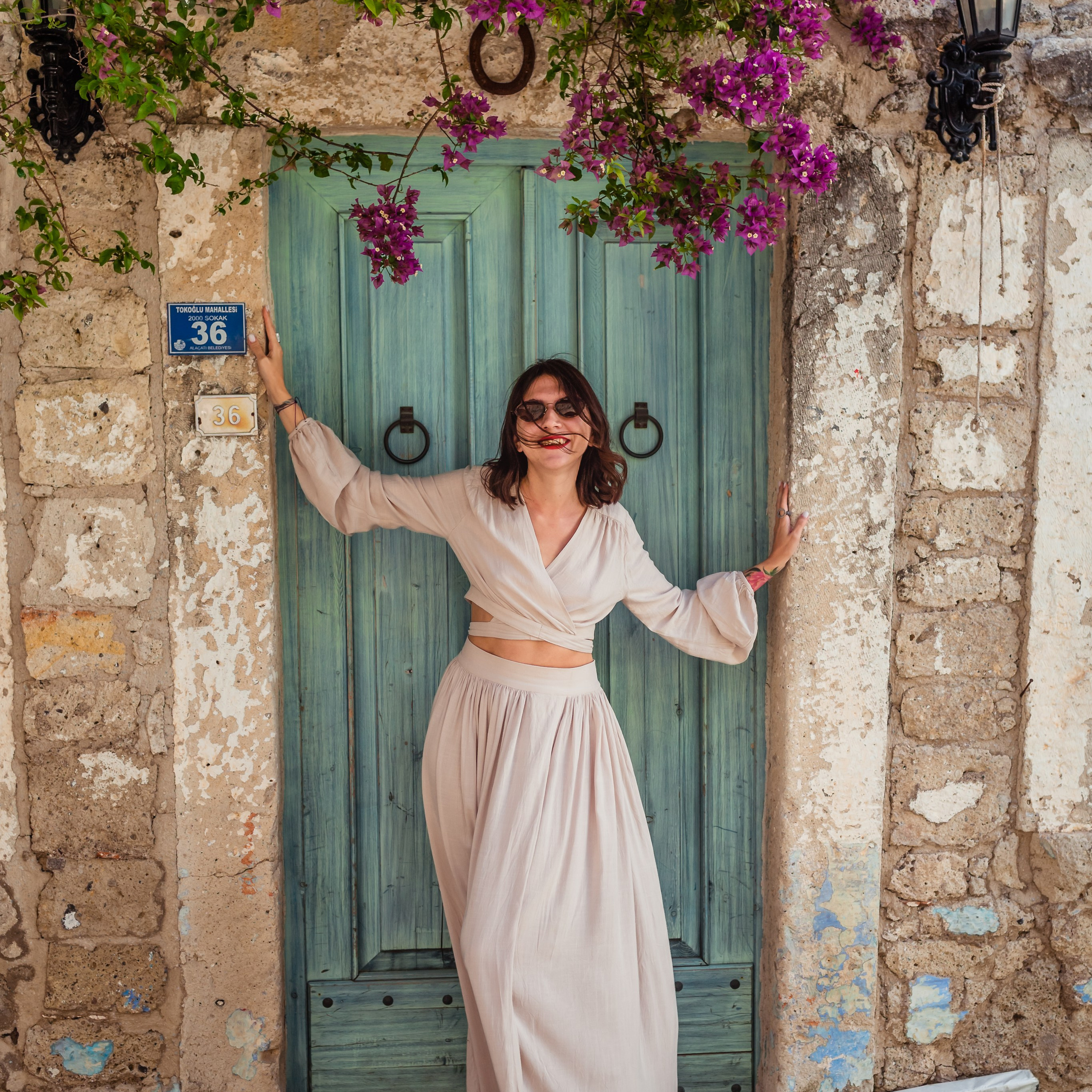 Photo session for tourists in Alacati, Cesme