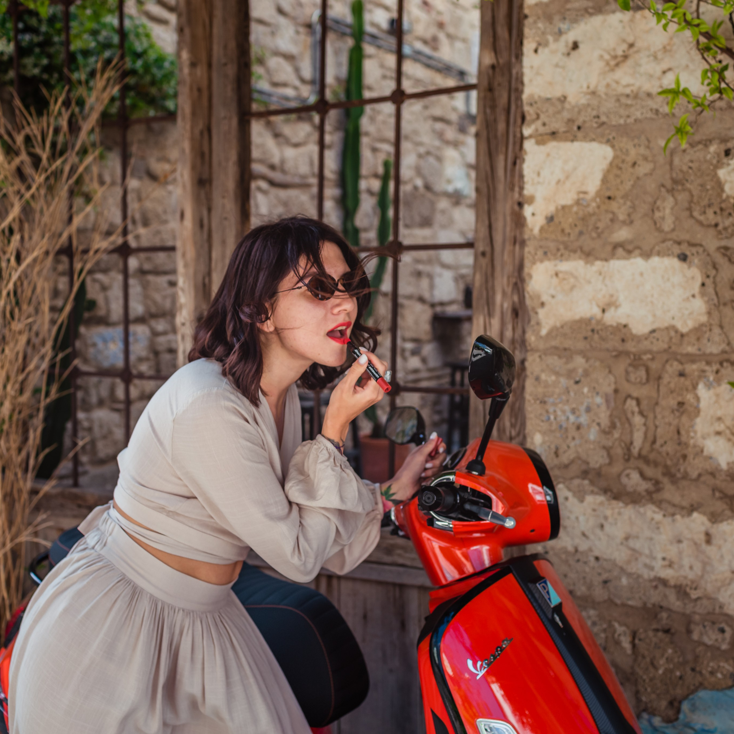Photo session for tourists in Alacati, Cesme