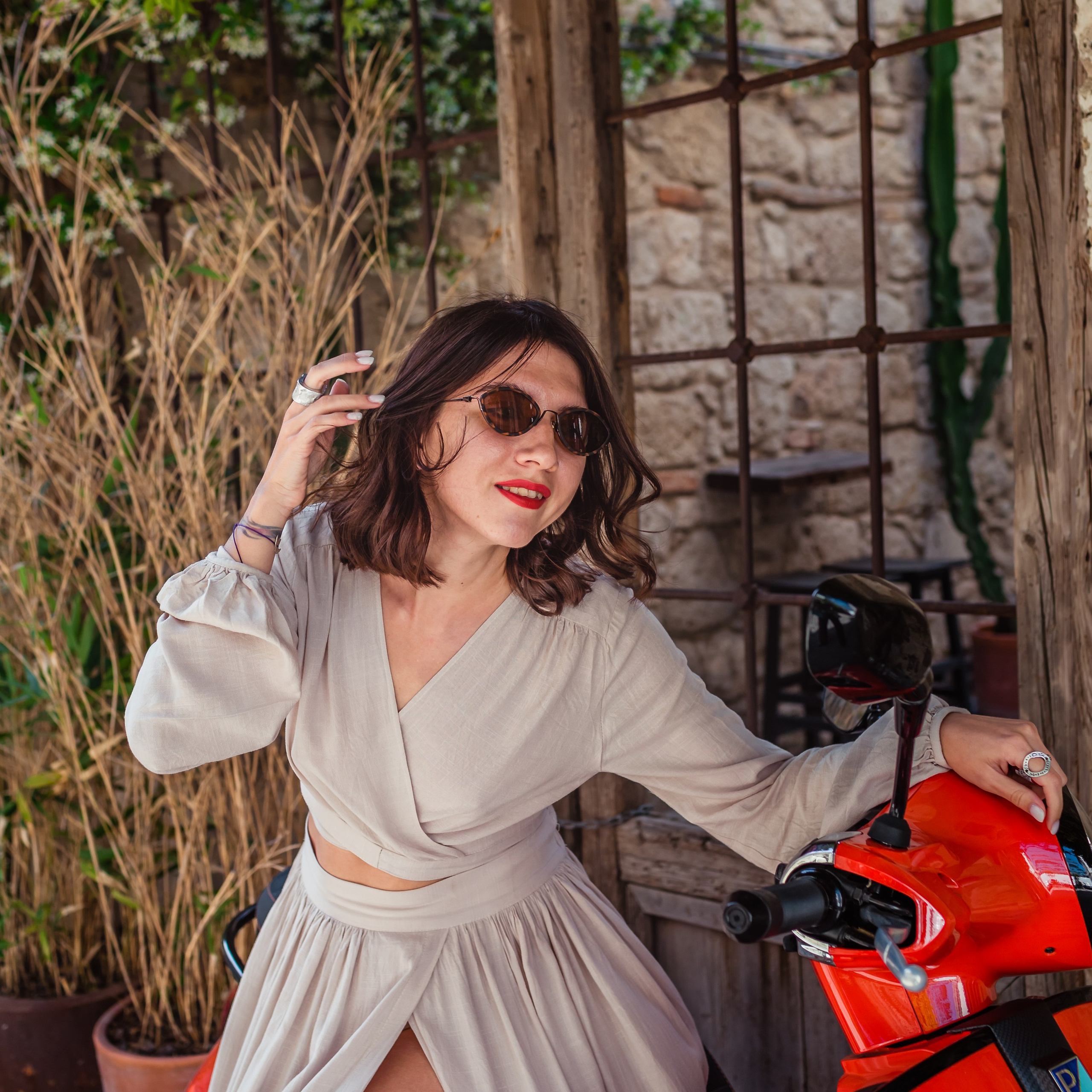 Photo session for tourists in Alacati, Cesme