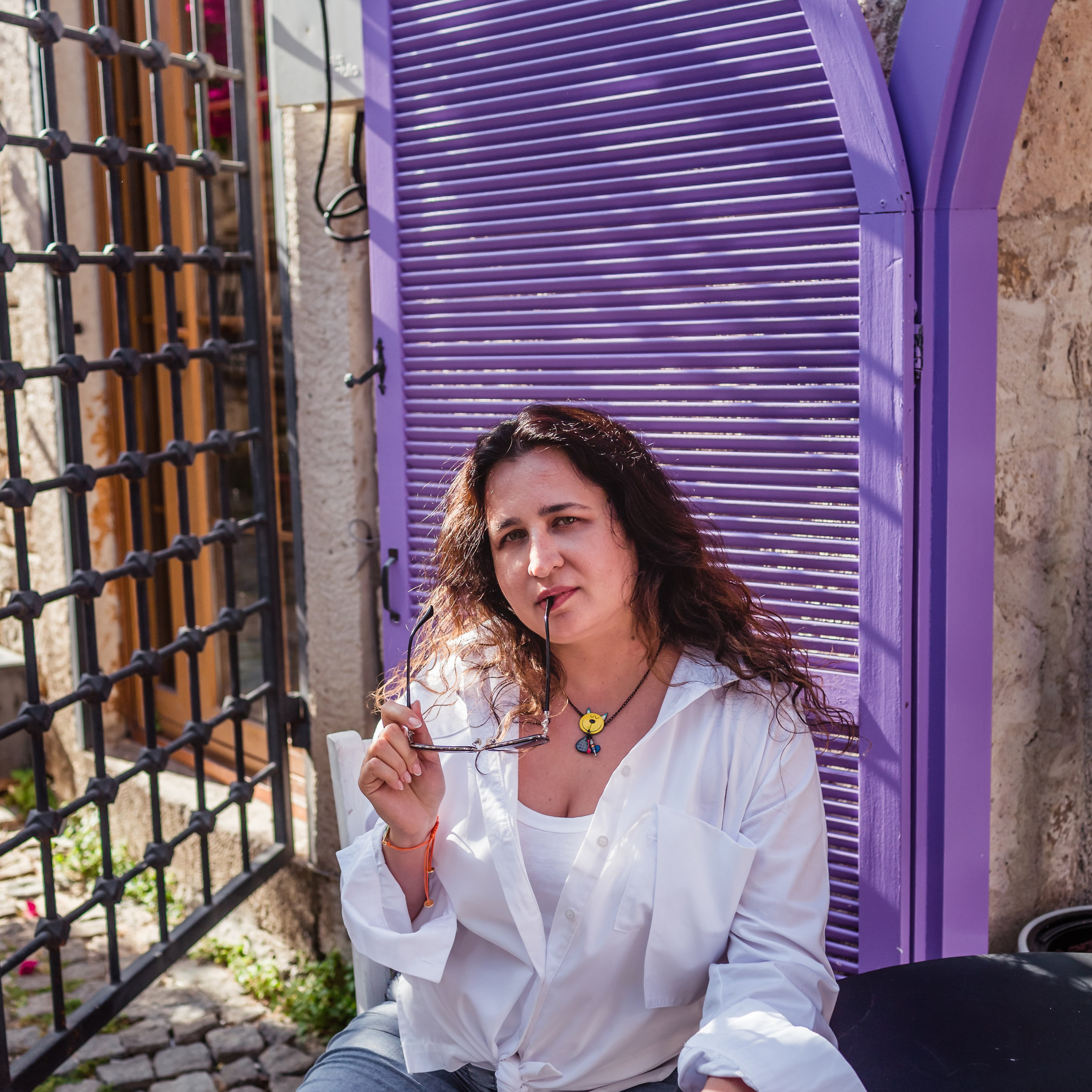 Photo session for tourists in Alacati, Cesme