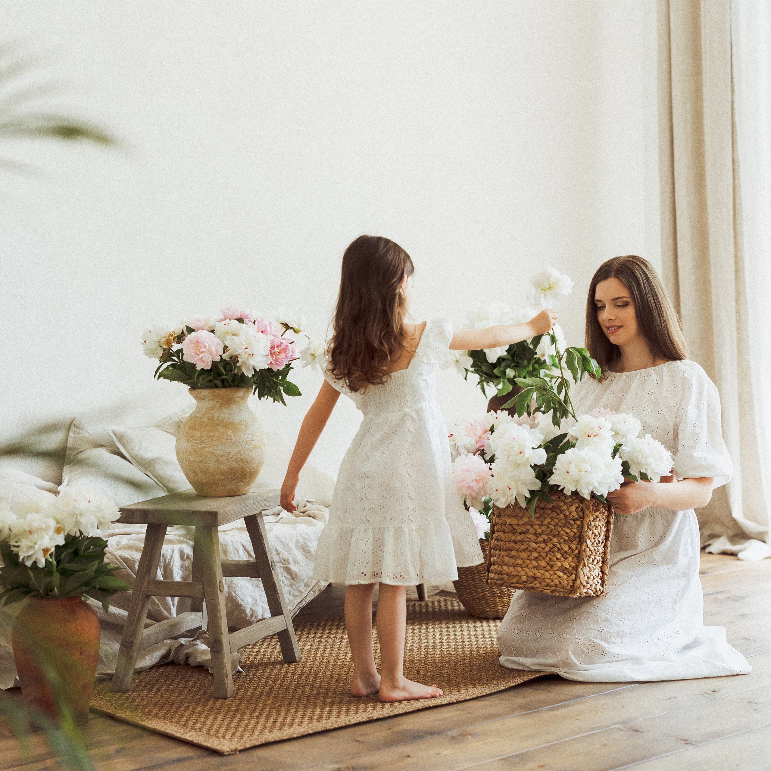 Алина и Дана, Пионы