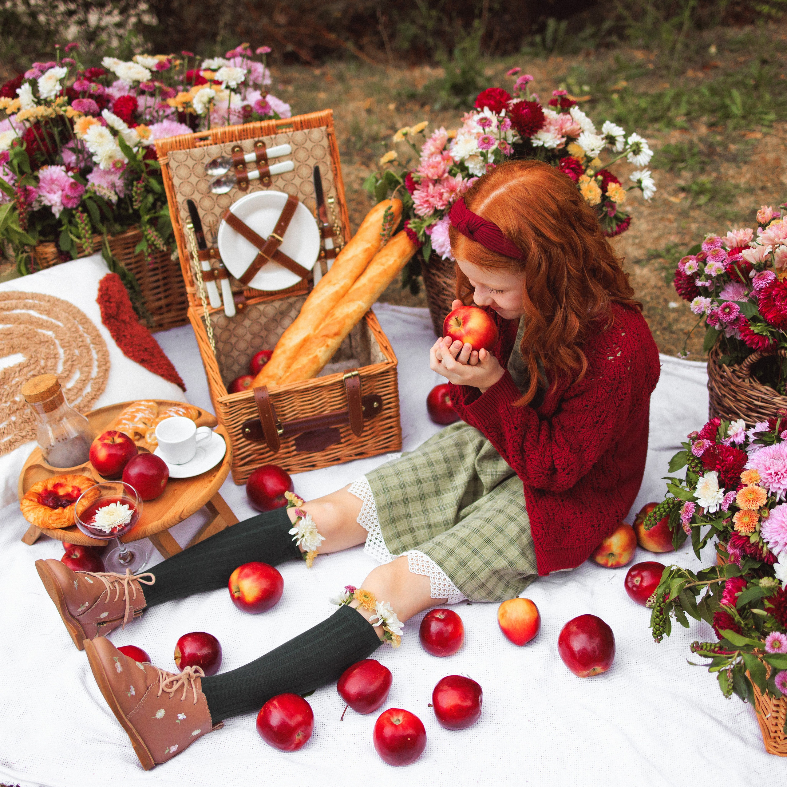 «ПИКНИК», Хризантемы и Яблоки