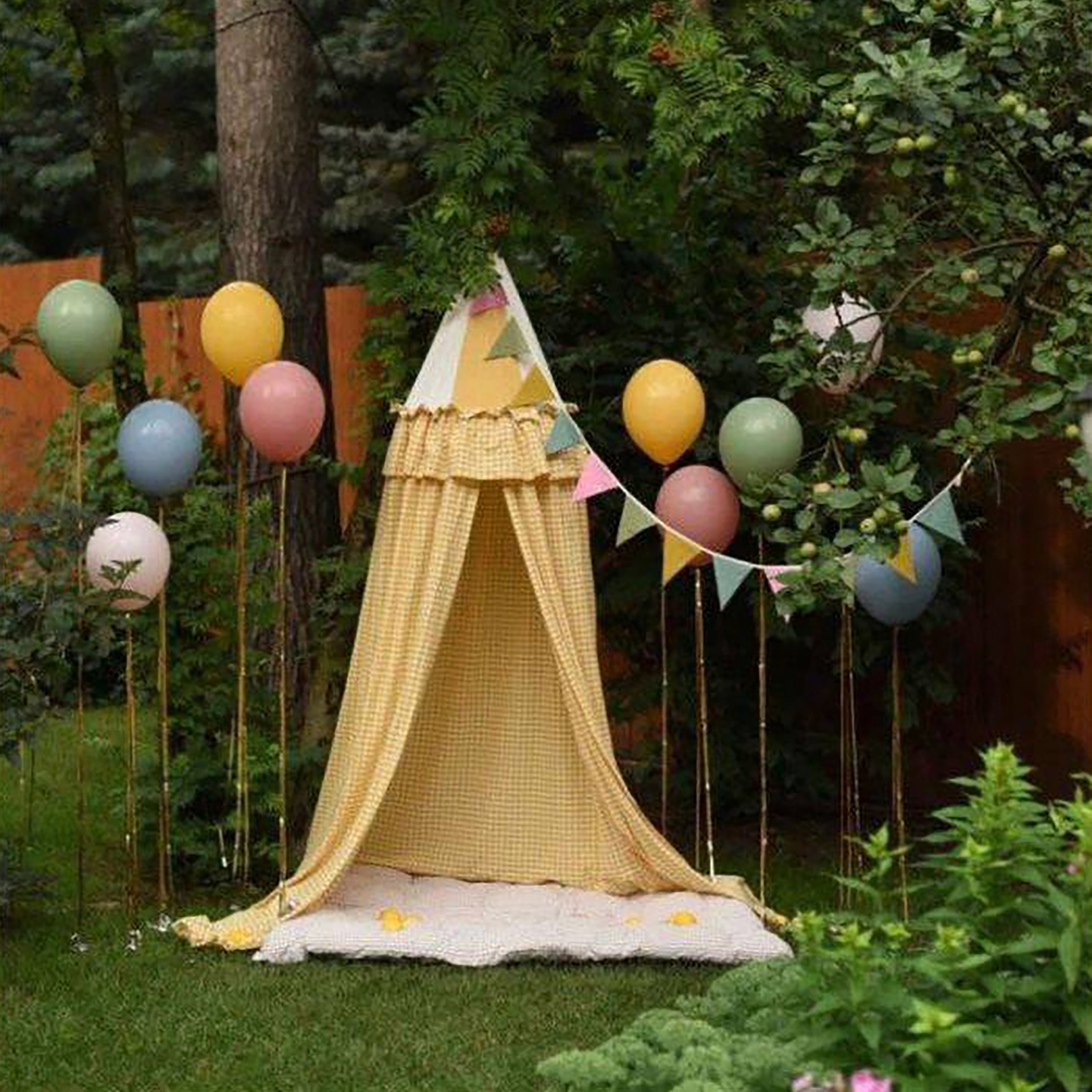 «Happy birthday» в парке