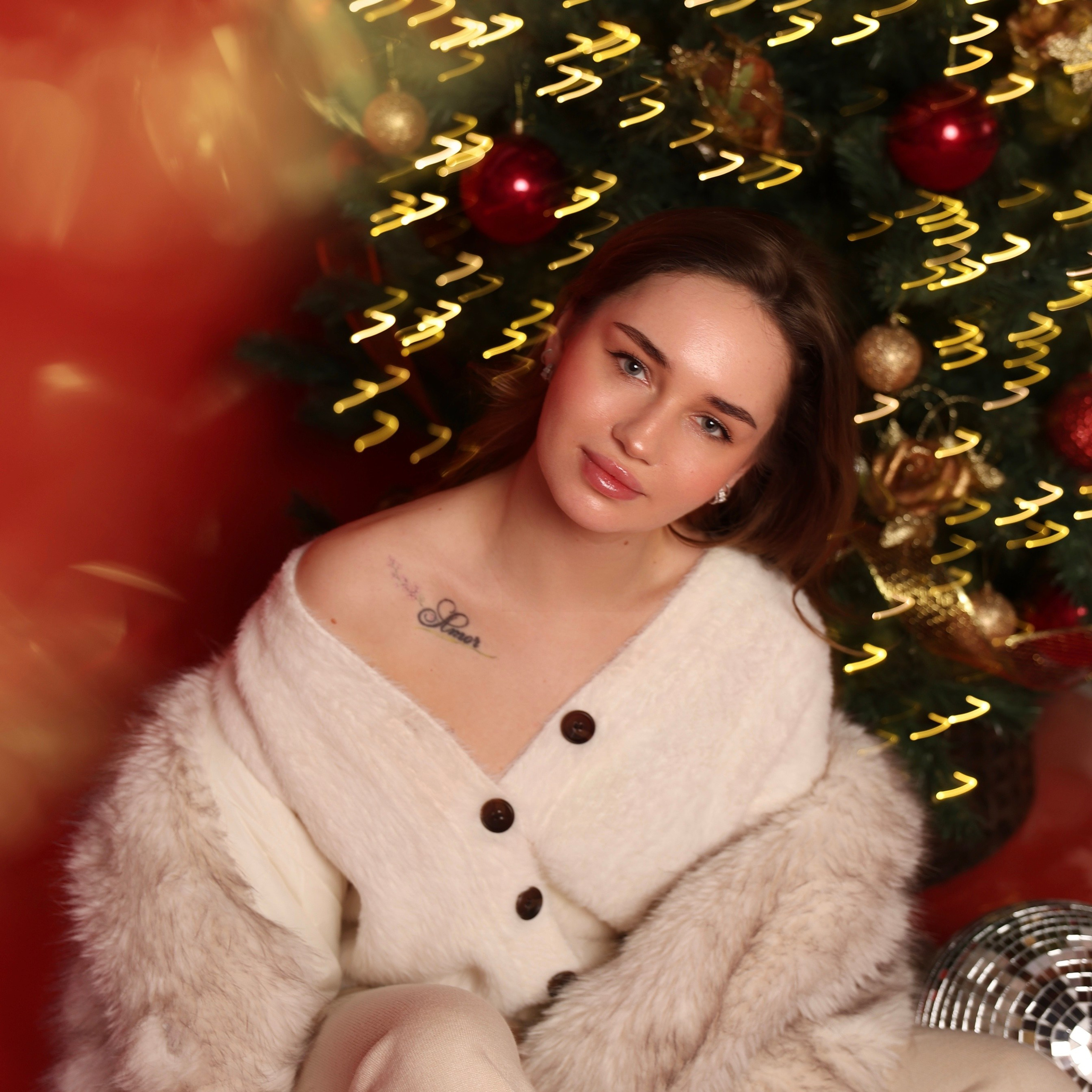 Новый год (красный фон)