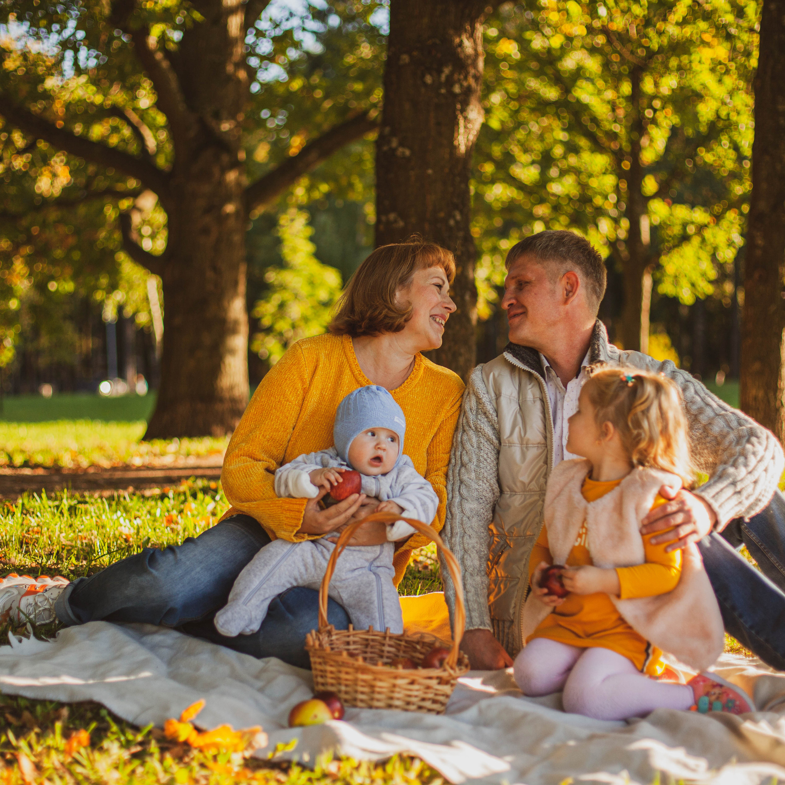 Всей семьёй