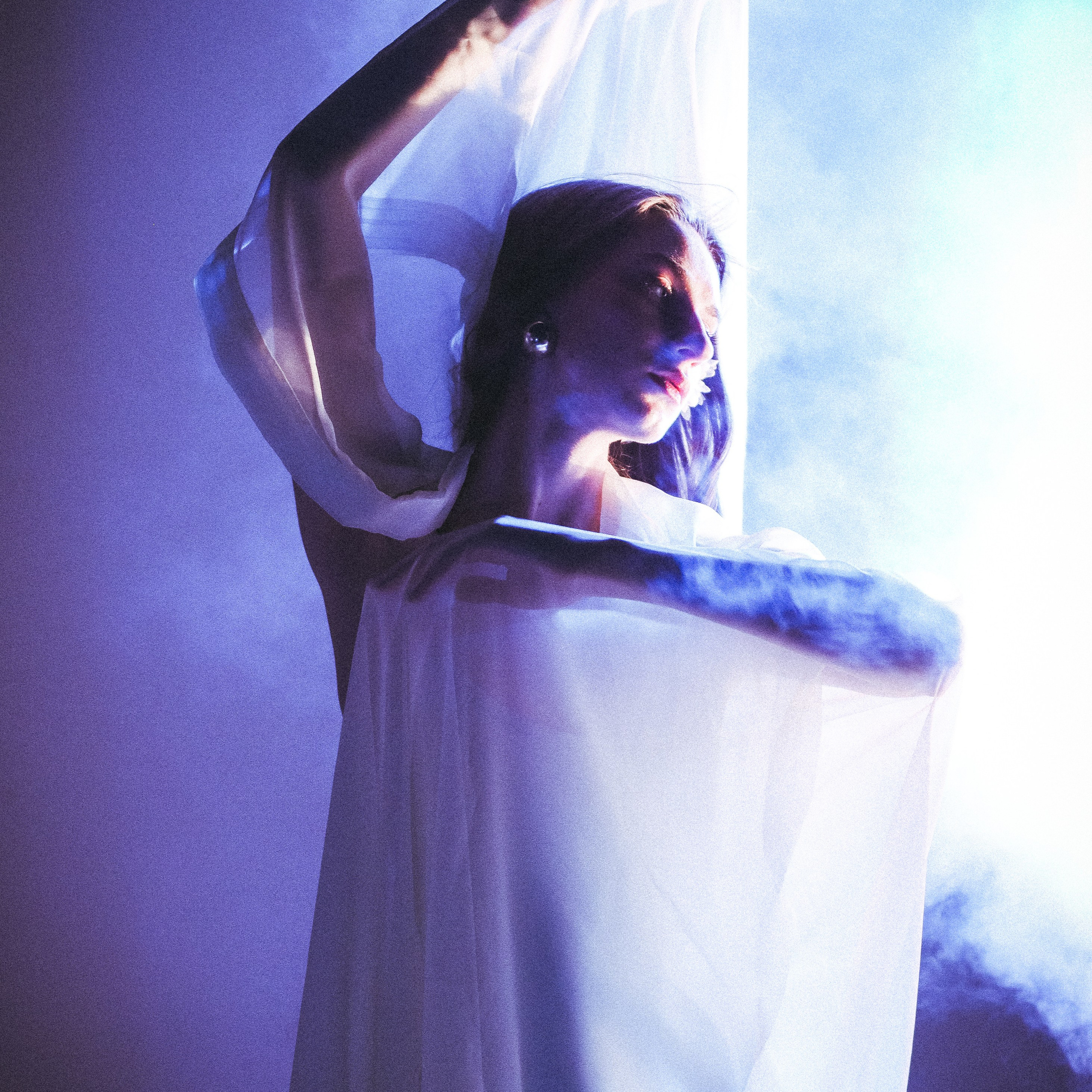 Творческая фотосессия в студии с цветным светом rgb во Владивостоке. Фотограф и видеограф во Владивостоке Анна Шиманская