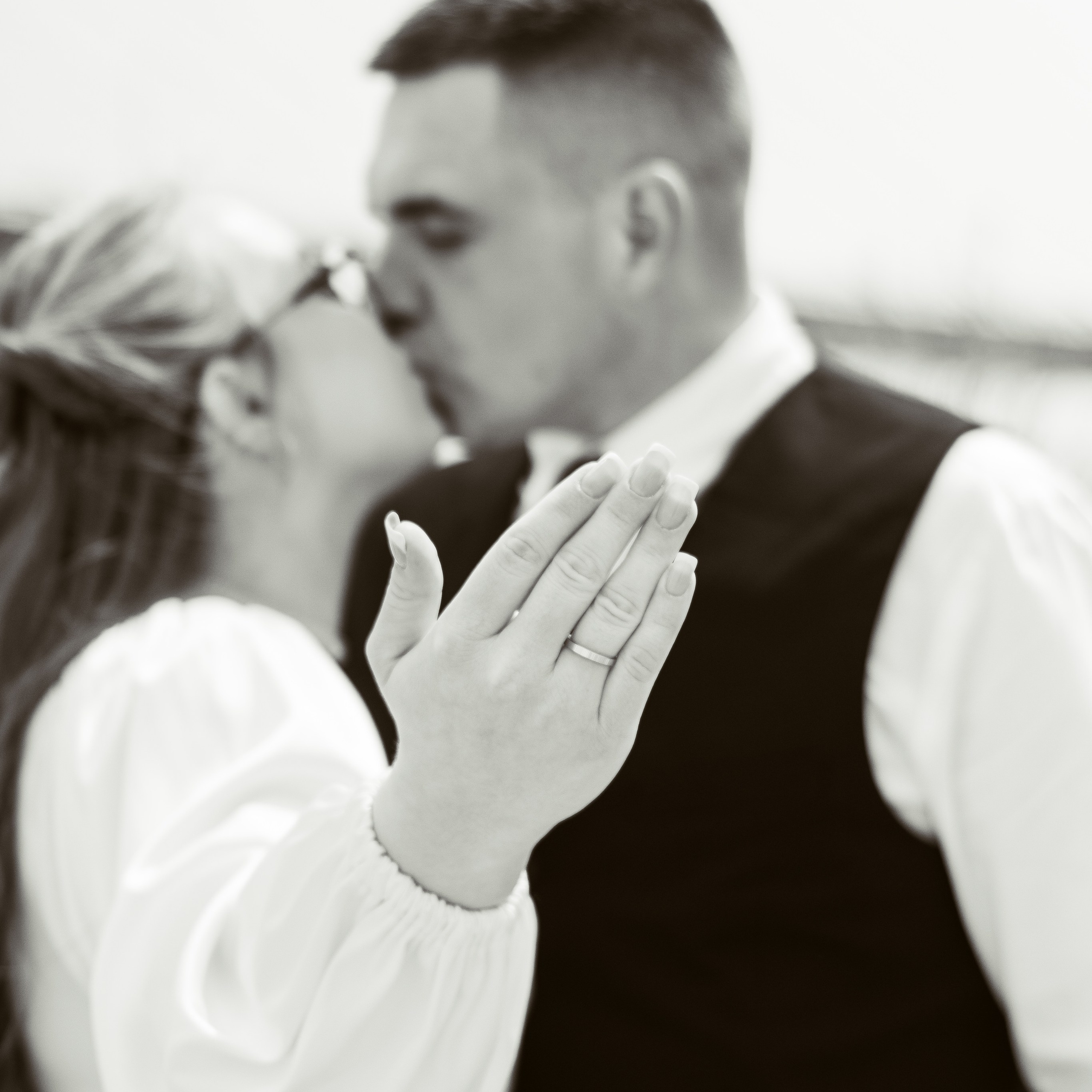 Свадебная прогулочная фотосессия во Владивостоке. Фотограф и видеограф во Владивостоке Анна Шиманская