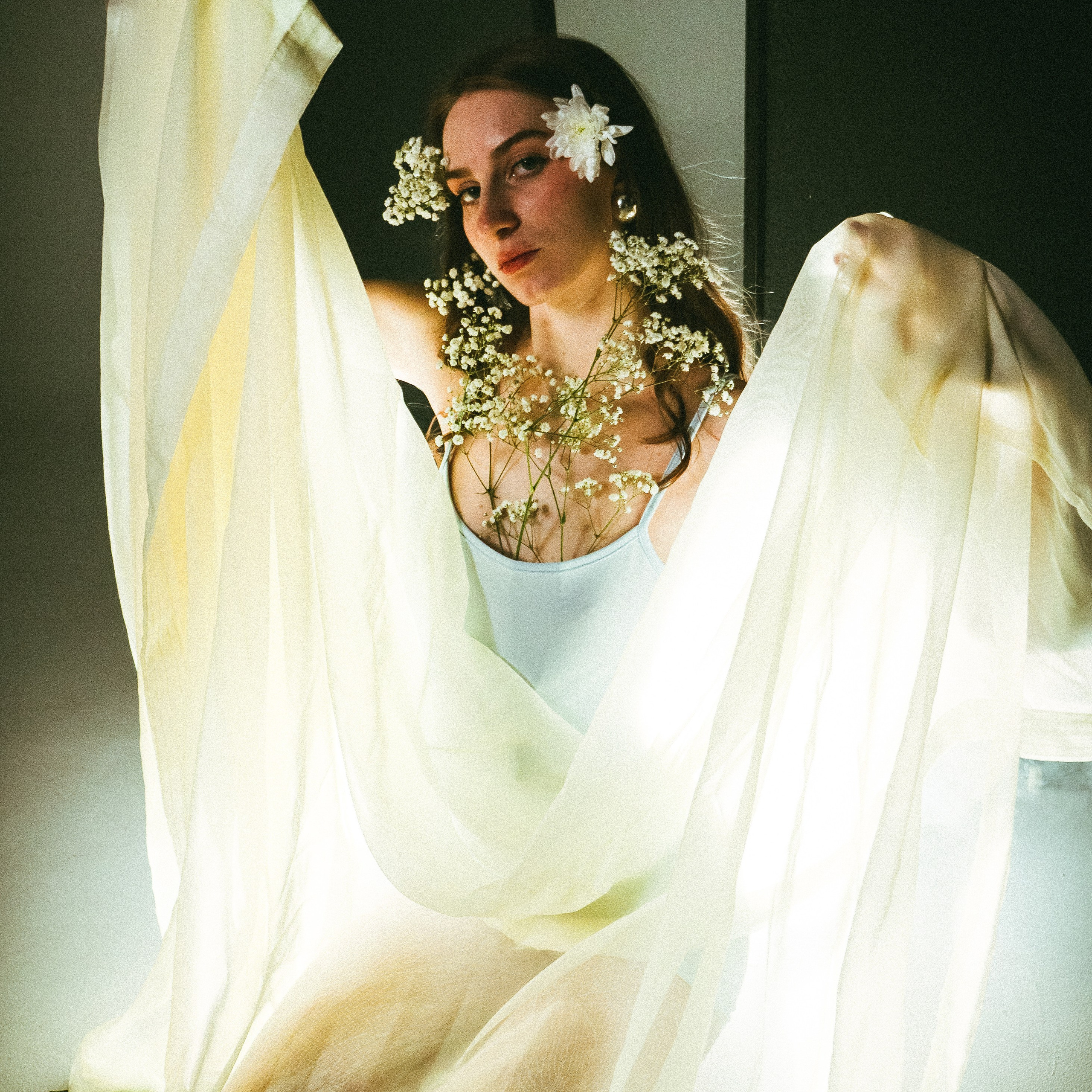 Творческая фотосессия в студии с цветным светом rgb во Владивостоке. Фотограф и видеограф во Владивостоке Анна Шиманская