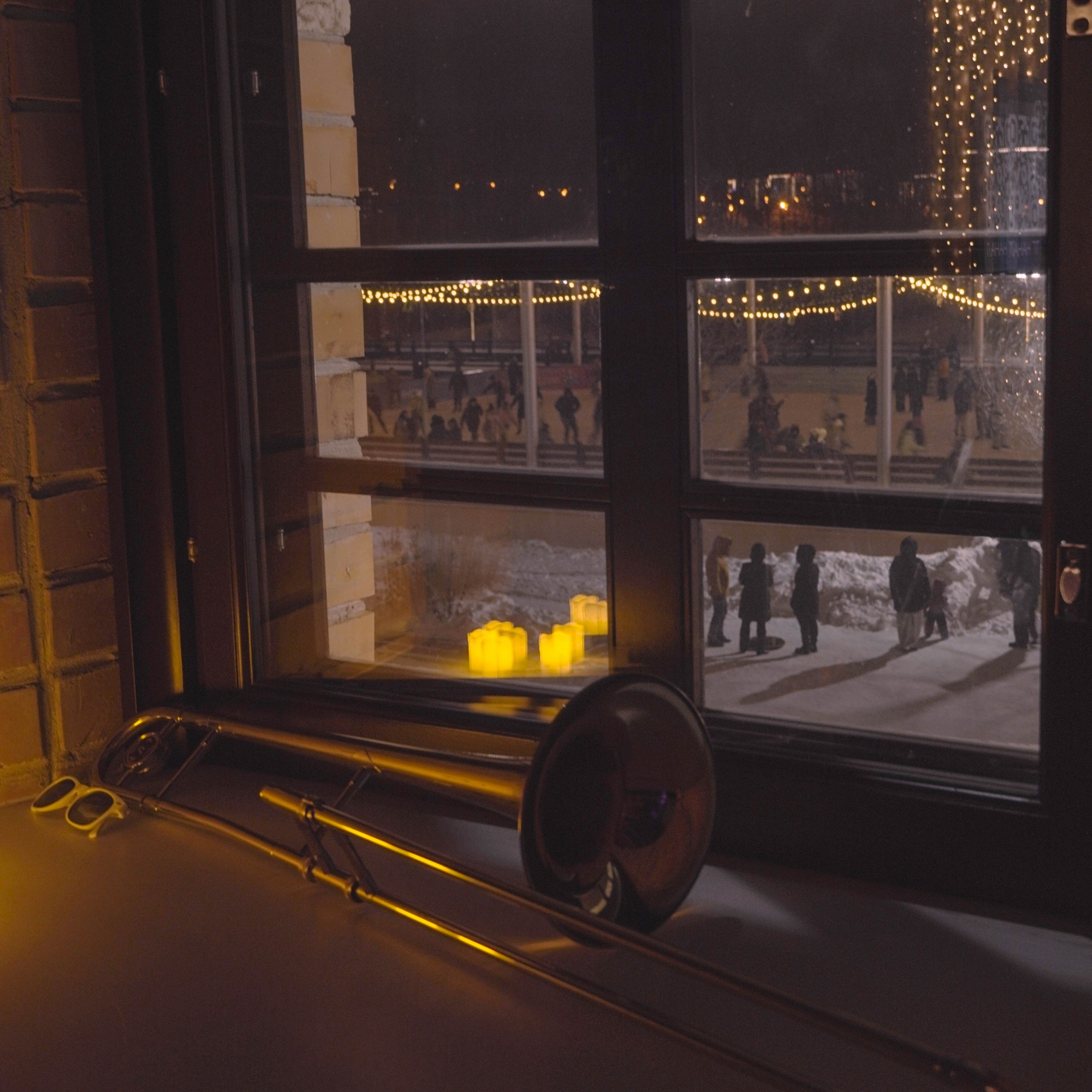 КВАРТИРНИК СИЯЙ