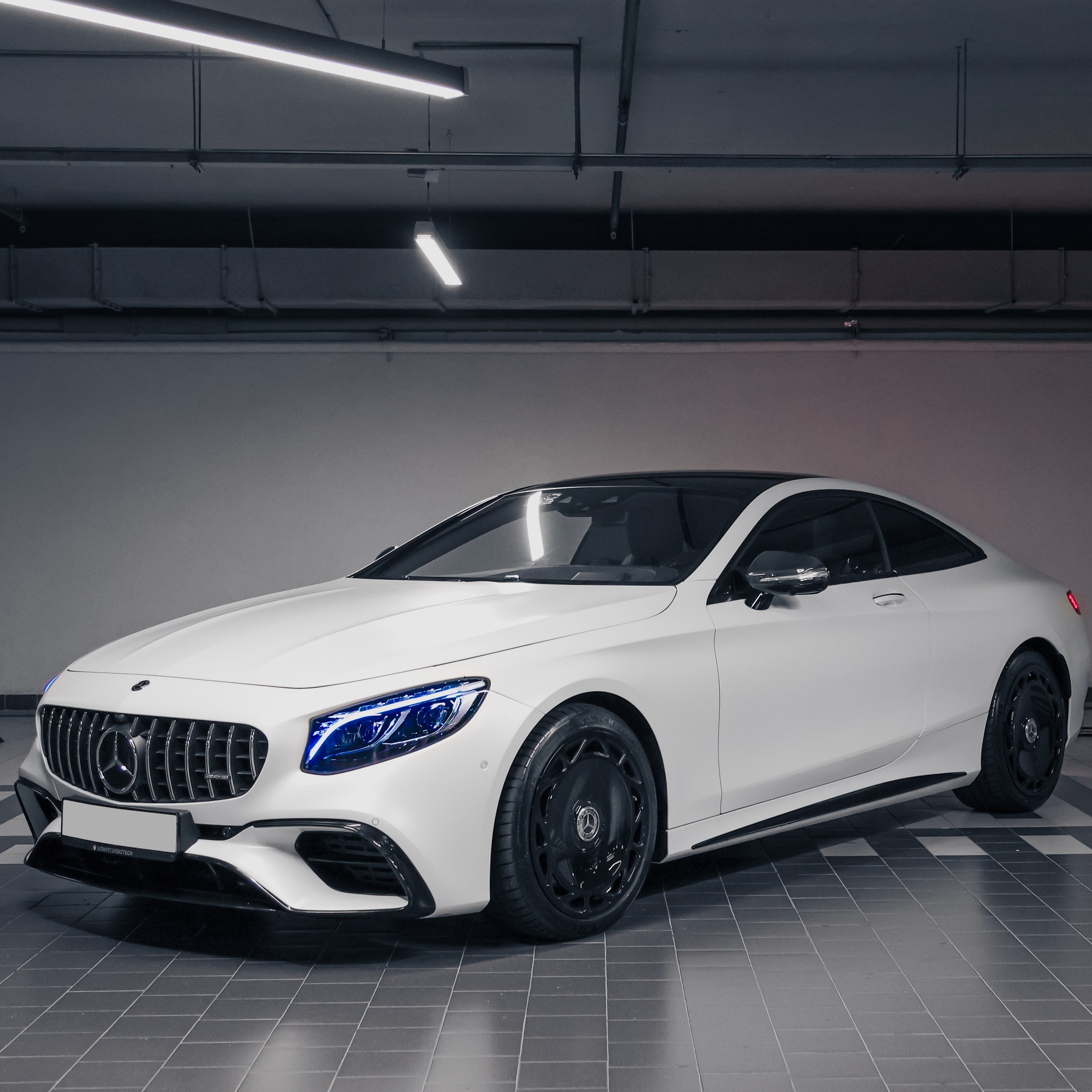 2020 MERCEDES BENZ S63 AMG БЕЛЫЙ НА&nbsp;ЧЁРНОМ