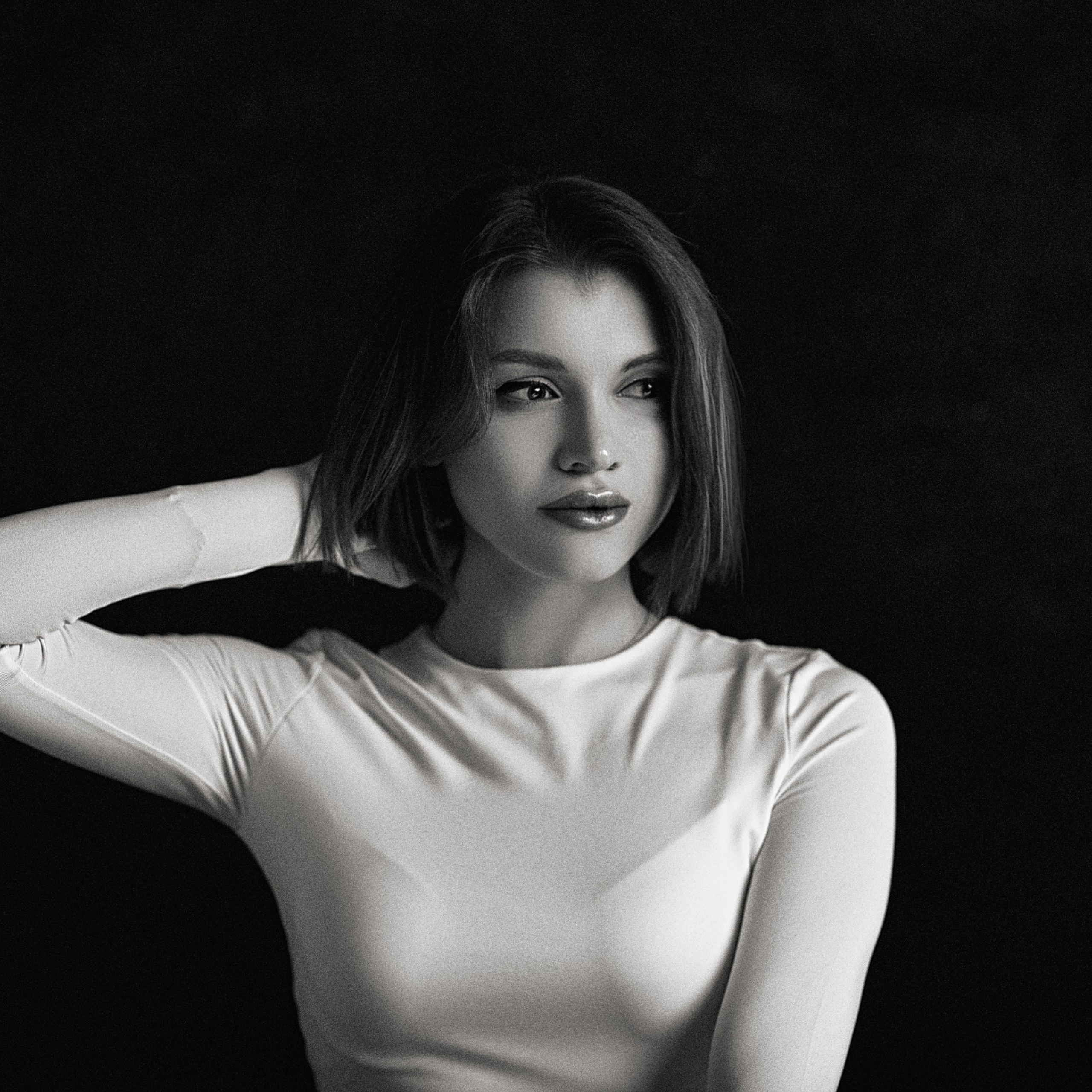 Фотограф Мыльников Павел,снимаю портреты в СПб и также возможен выезд в другие города. https://mylnikov-paul.com/