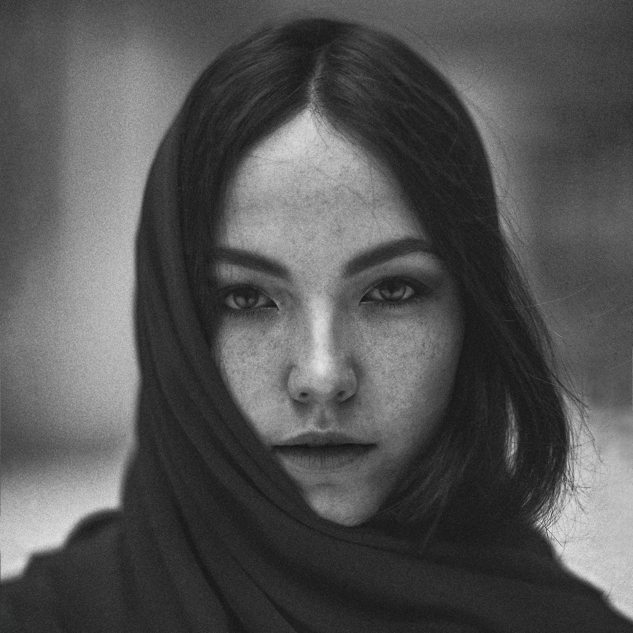 Фотограф Мыльников Павел,снимаю портреты в СПб и также возможен выезд в другие города. https://mylnikov-paul.com/