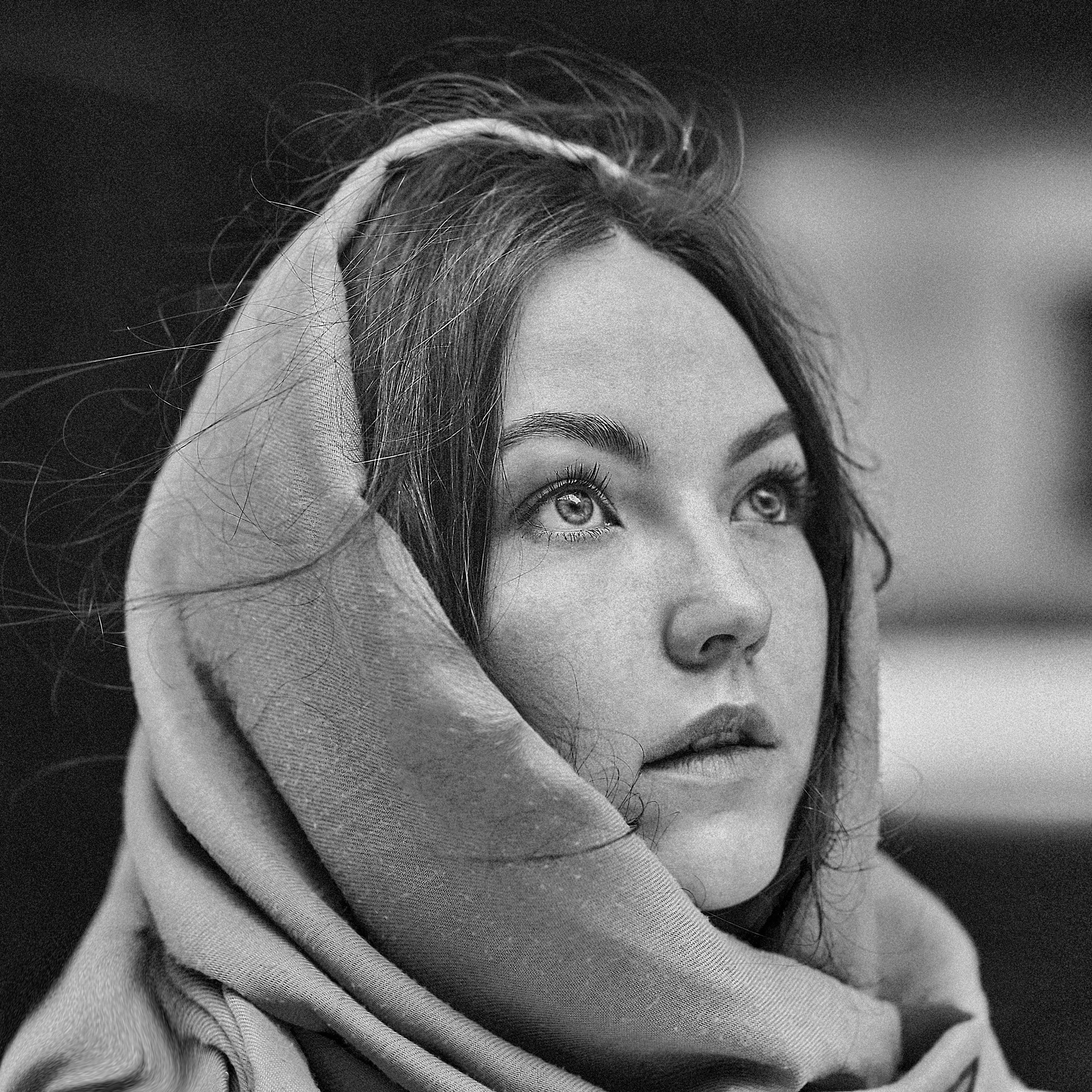 Фотограф Мыльников Павел,снимаю портреты в СПб и также возможен выезд в другие города. https://mylnikov-paul.com/