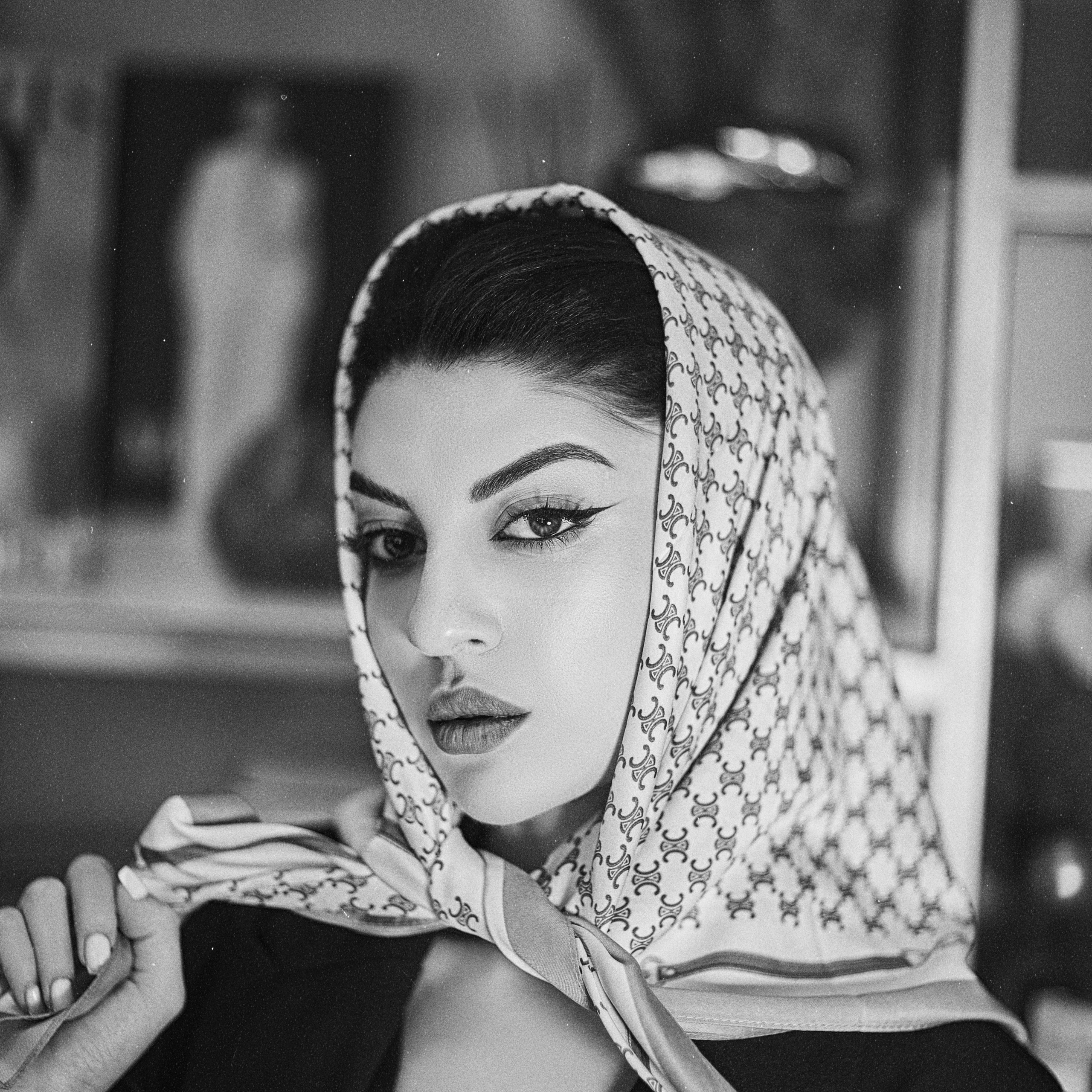 Фотограф Мыльников Павел,снимаю портреты в СПб и также возможен выезд в другие города. https://mylnikov-paul.com/