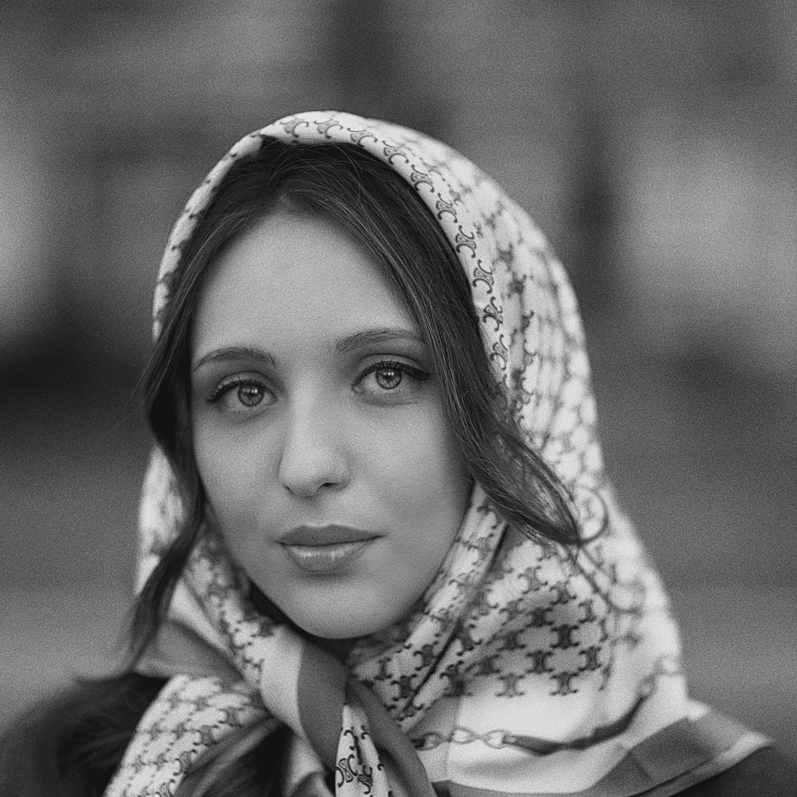 Фотограф Мыльников Павел,снимаю портреты в СПб и также возможен выезд в другие города. https://mylnikov-paul.com/