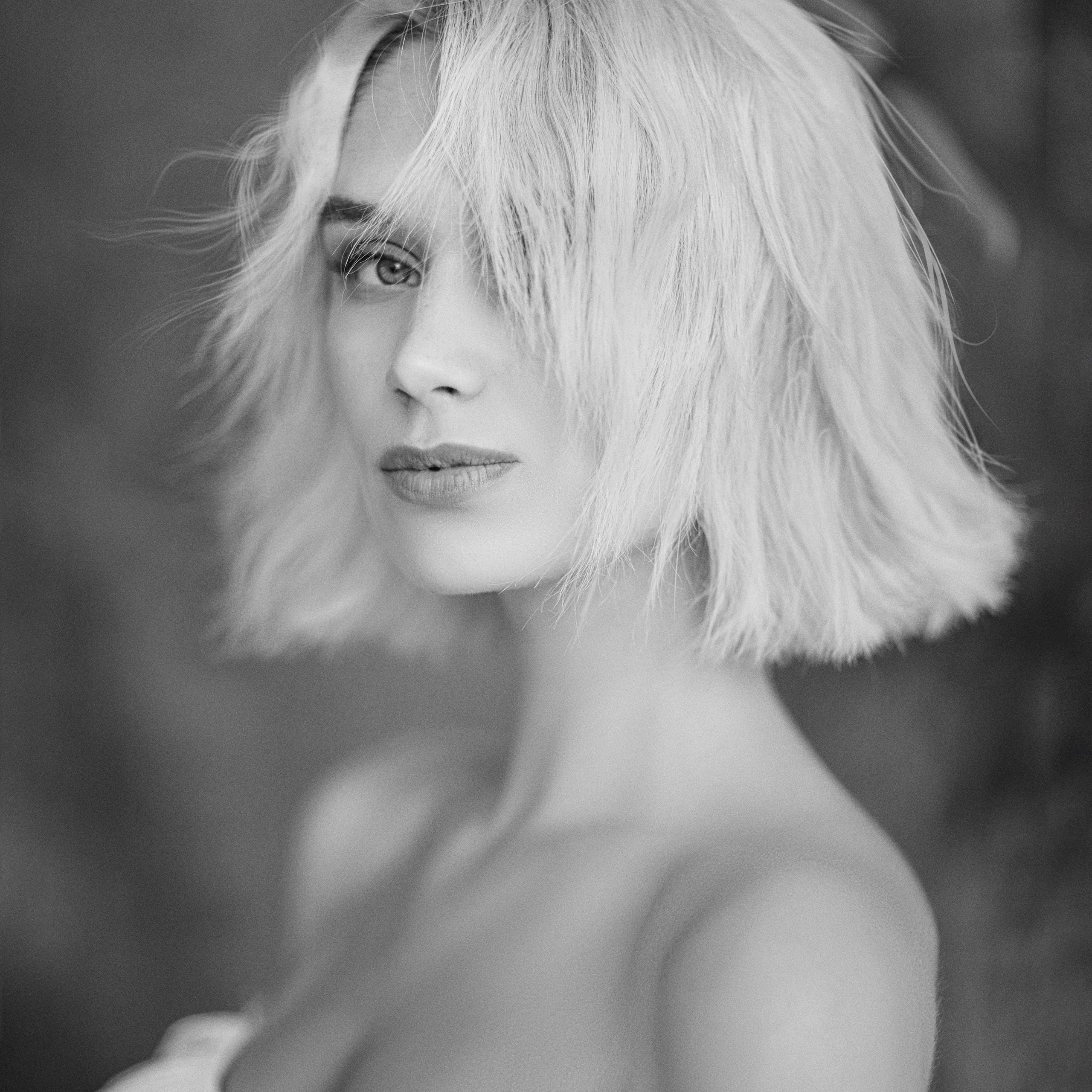 Фотограф Мыльников Павел,снимаю портреты в СПб и также возможен выезд в другие города. https://mylnikov-paul.com/