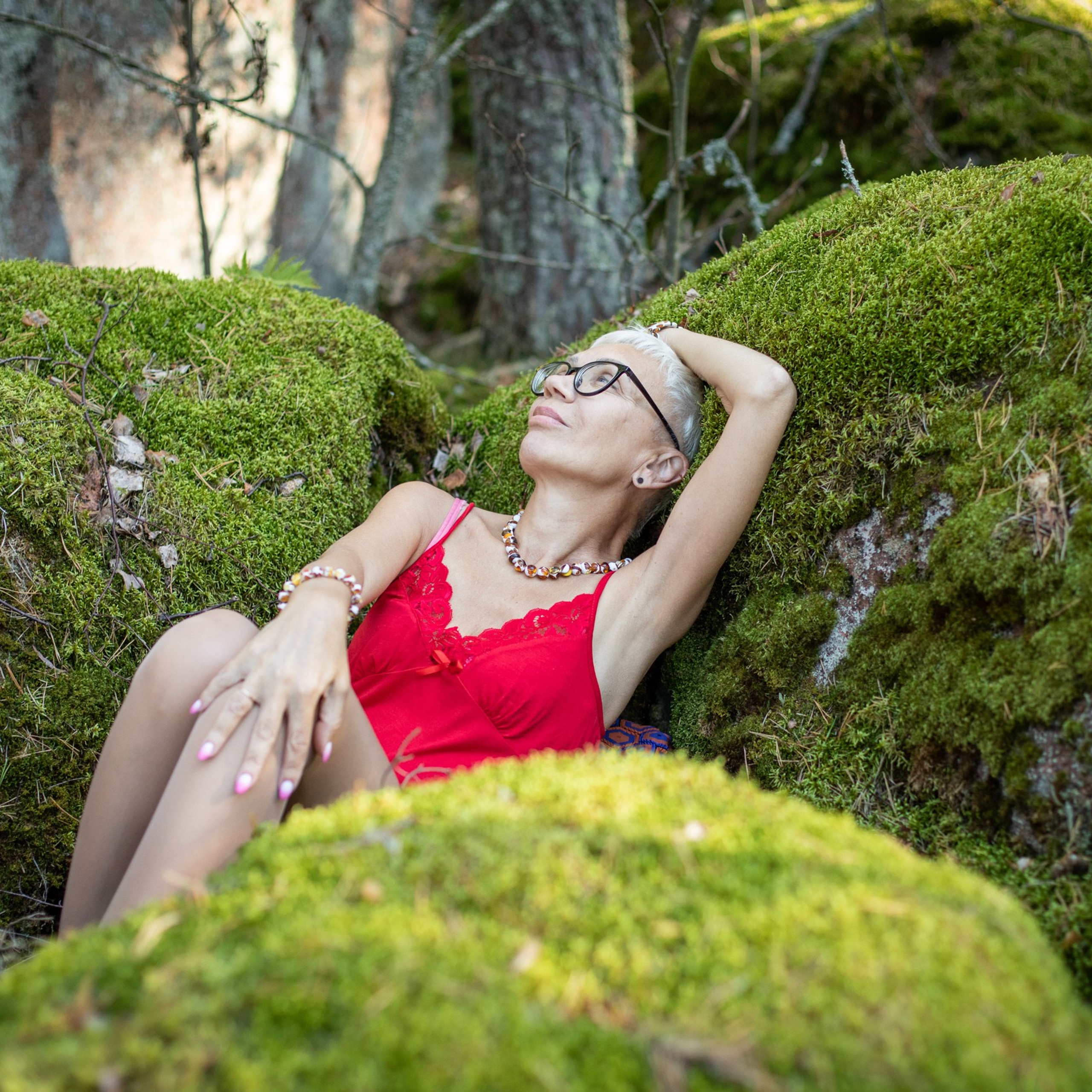 Ирина, фотопрогулка по лесу на 60-летие