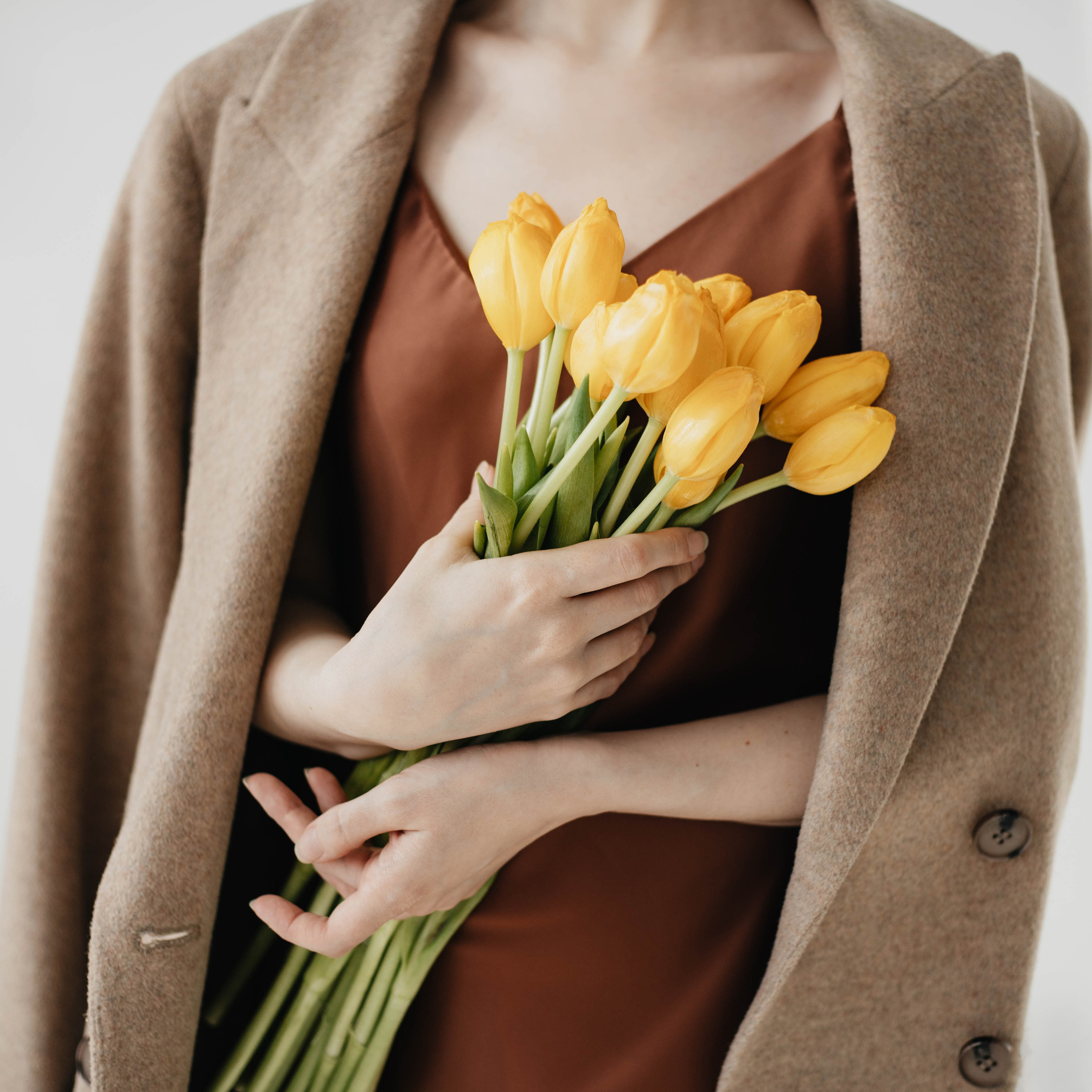 Полина и желтые тюльпаны