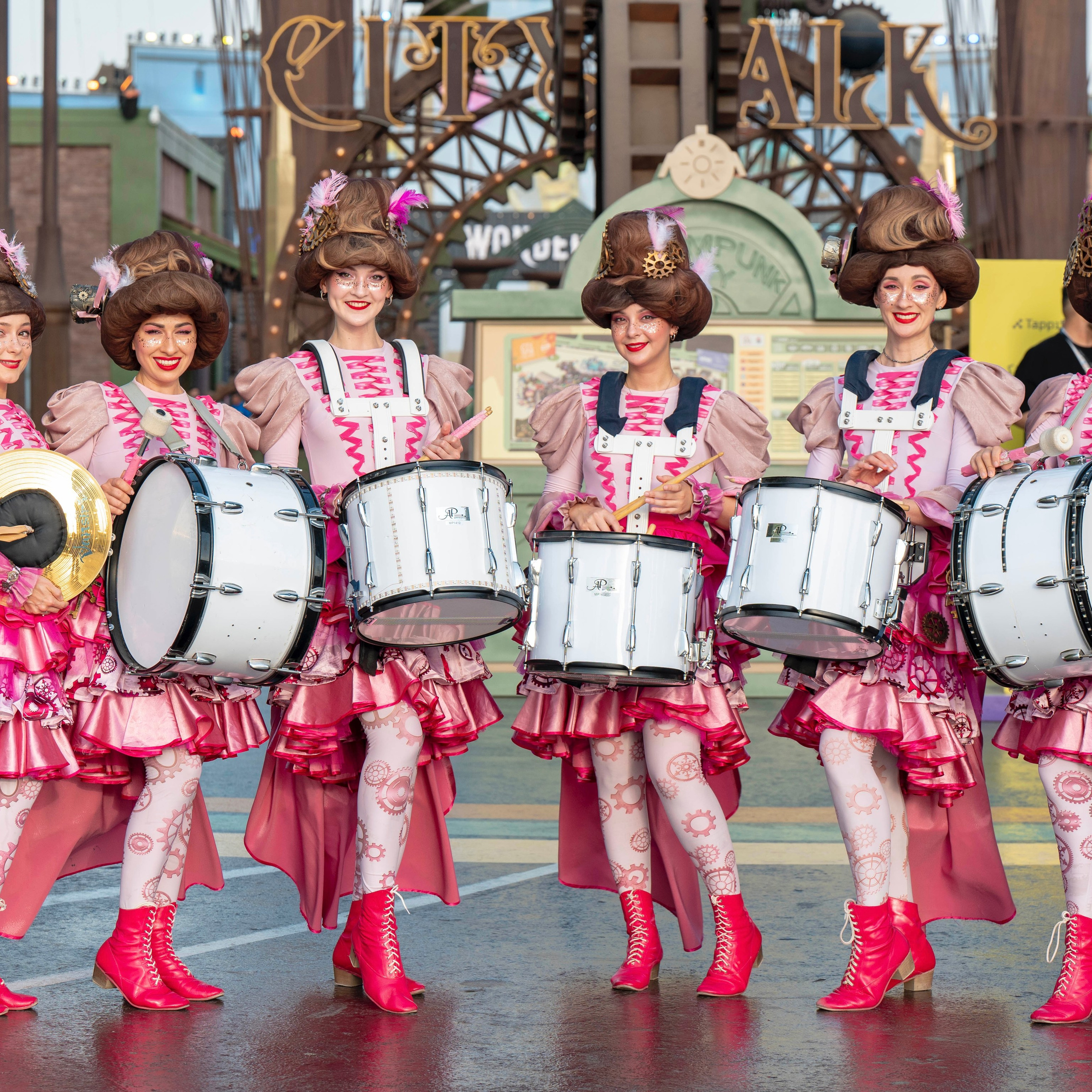 Костюмы Just Girls. Just Brass