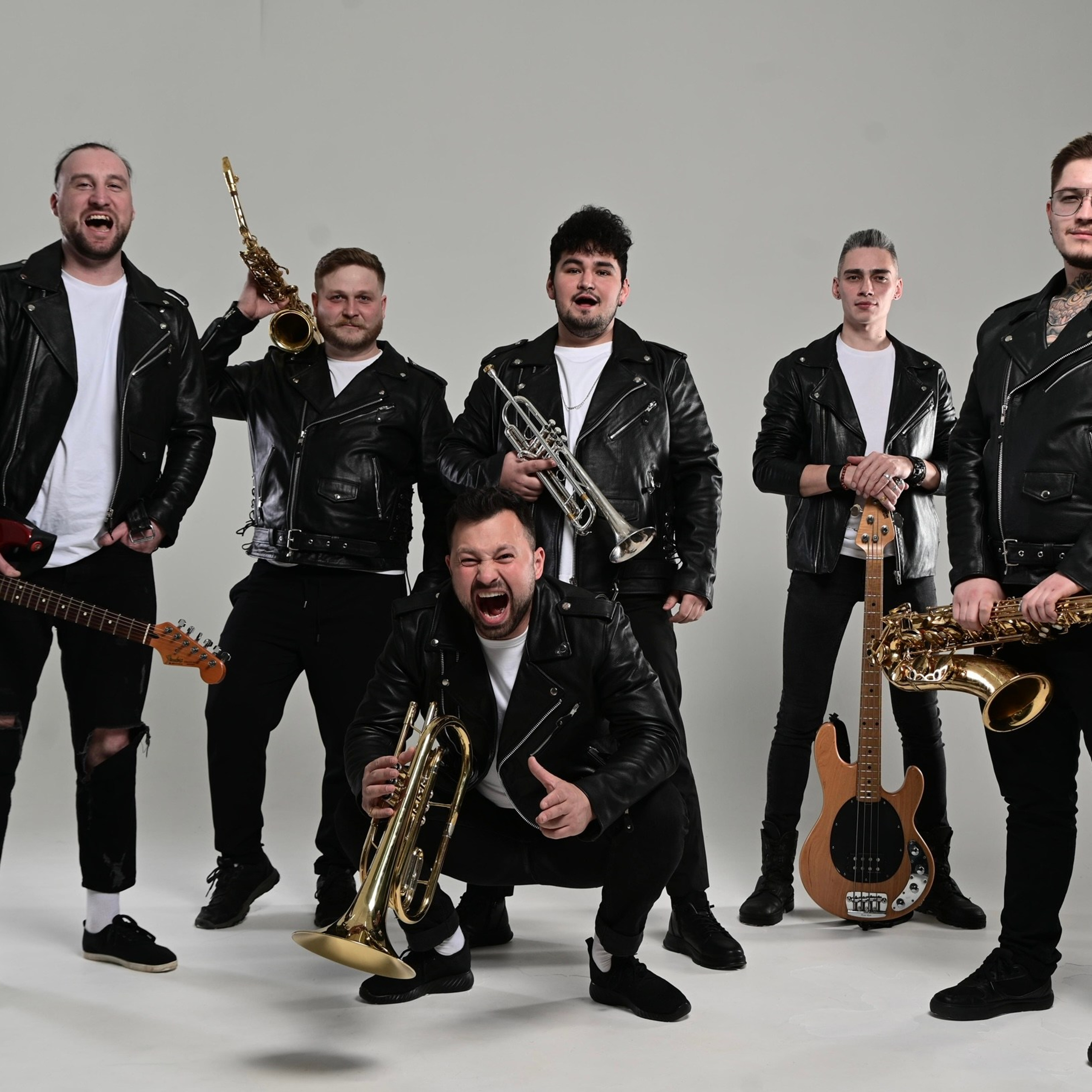 Костюмы JustBrass. Just Brass