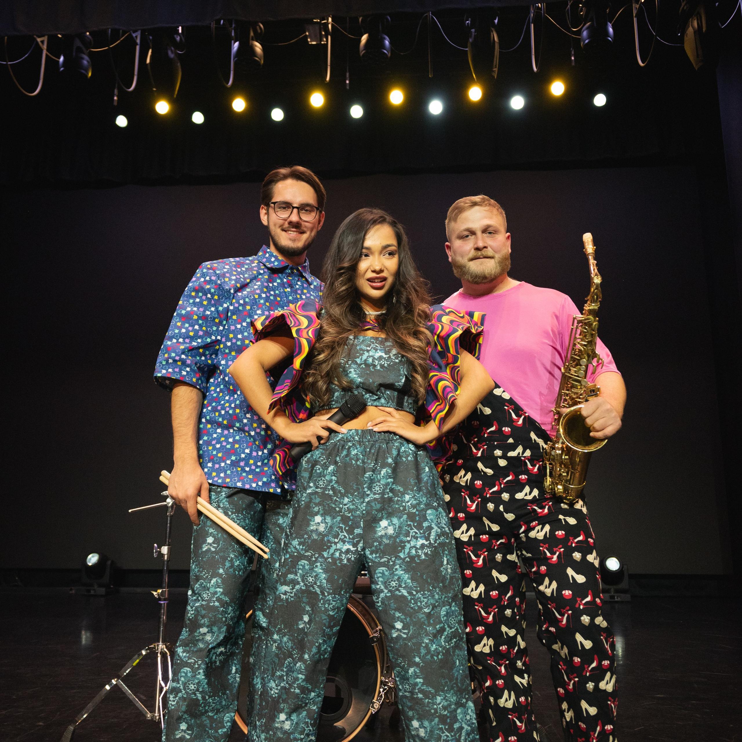 Костюмы Швейцария. Just Brass