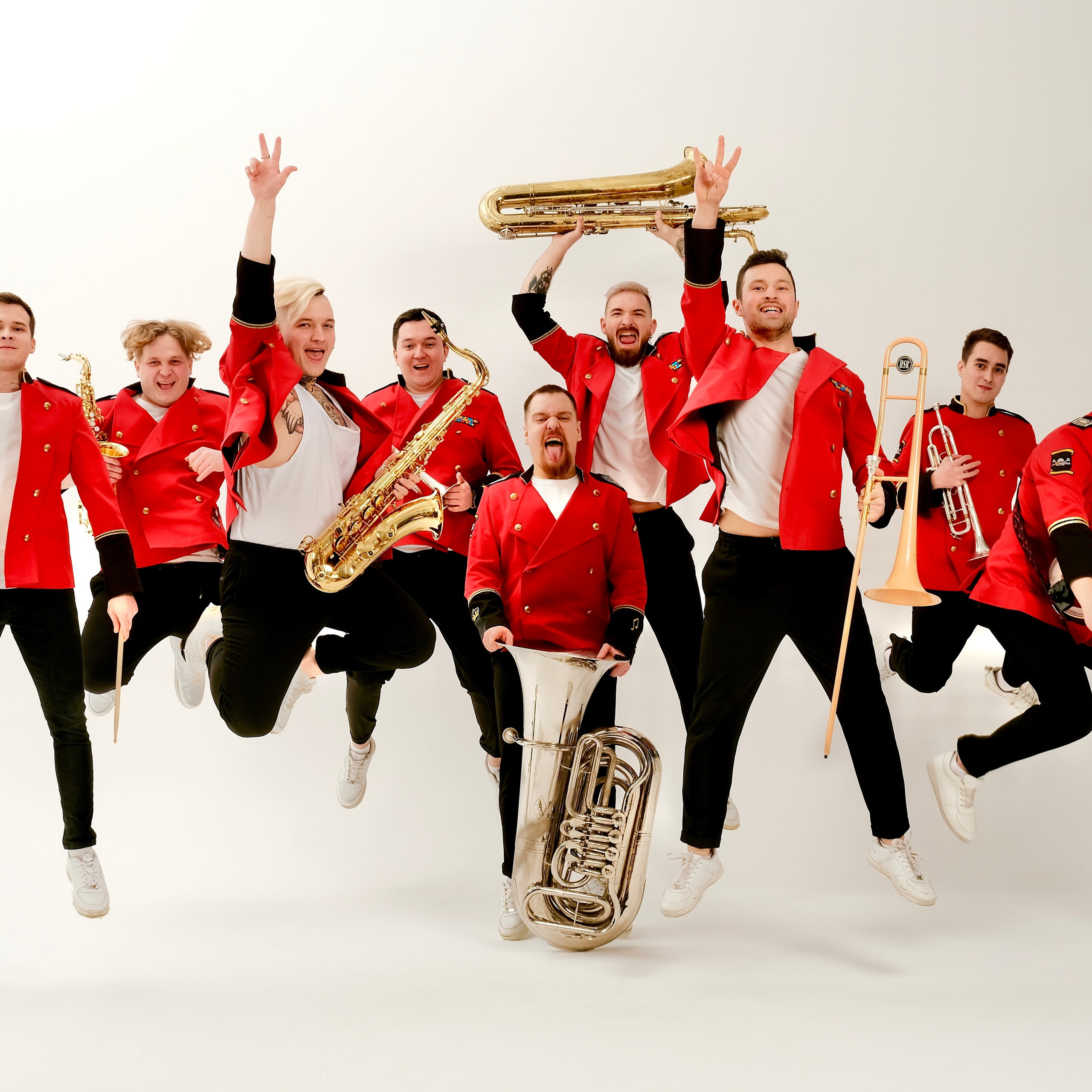 Костюмы JustBrass. Just Brass