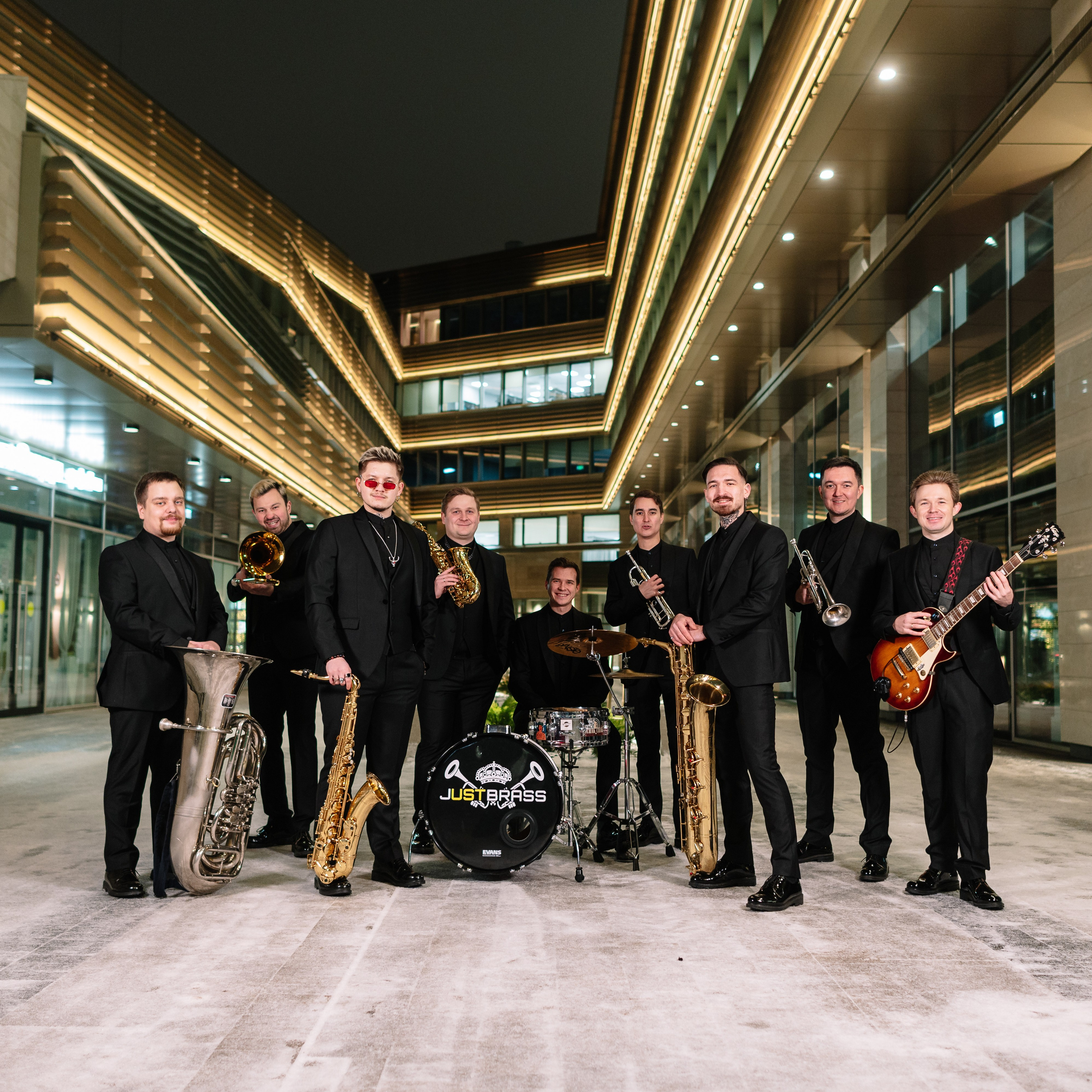 Костюмы JustBrass. Just Brass