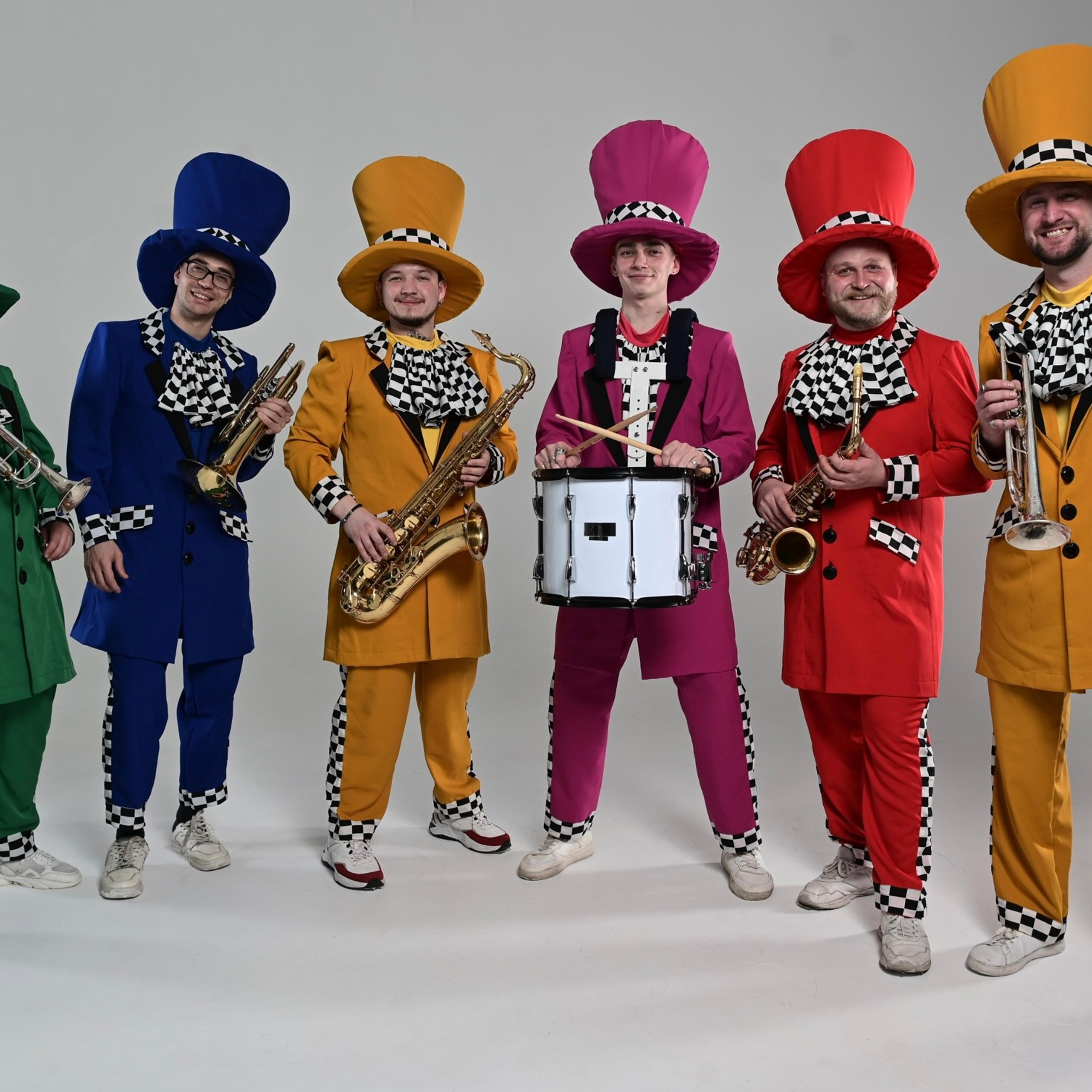 Костюмы JustBrass. Just Brass