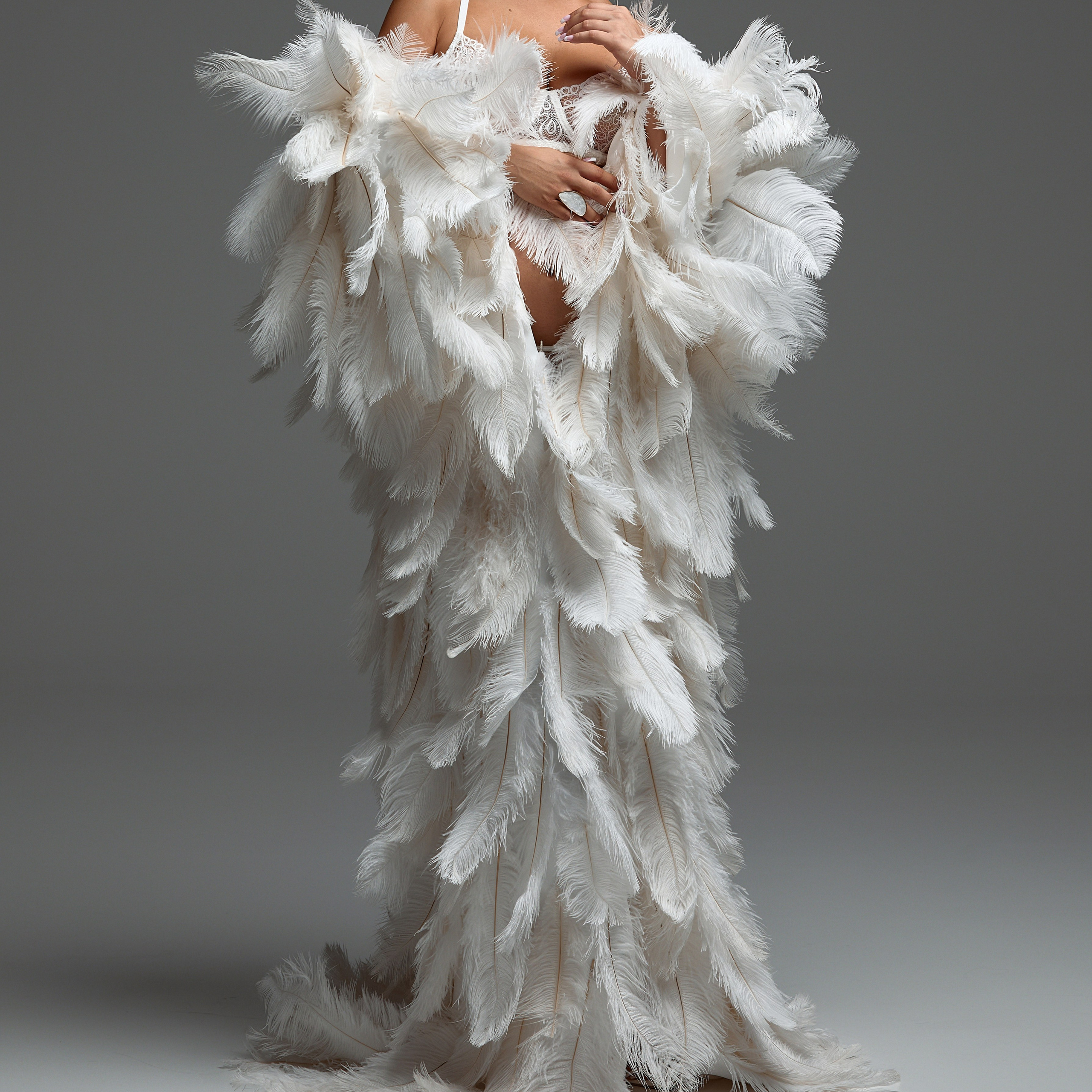 Шуба белая перо старуса
