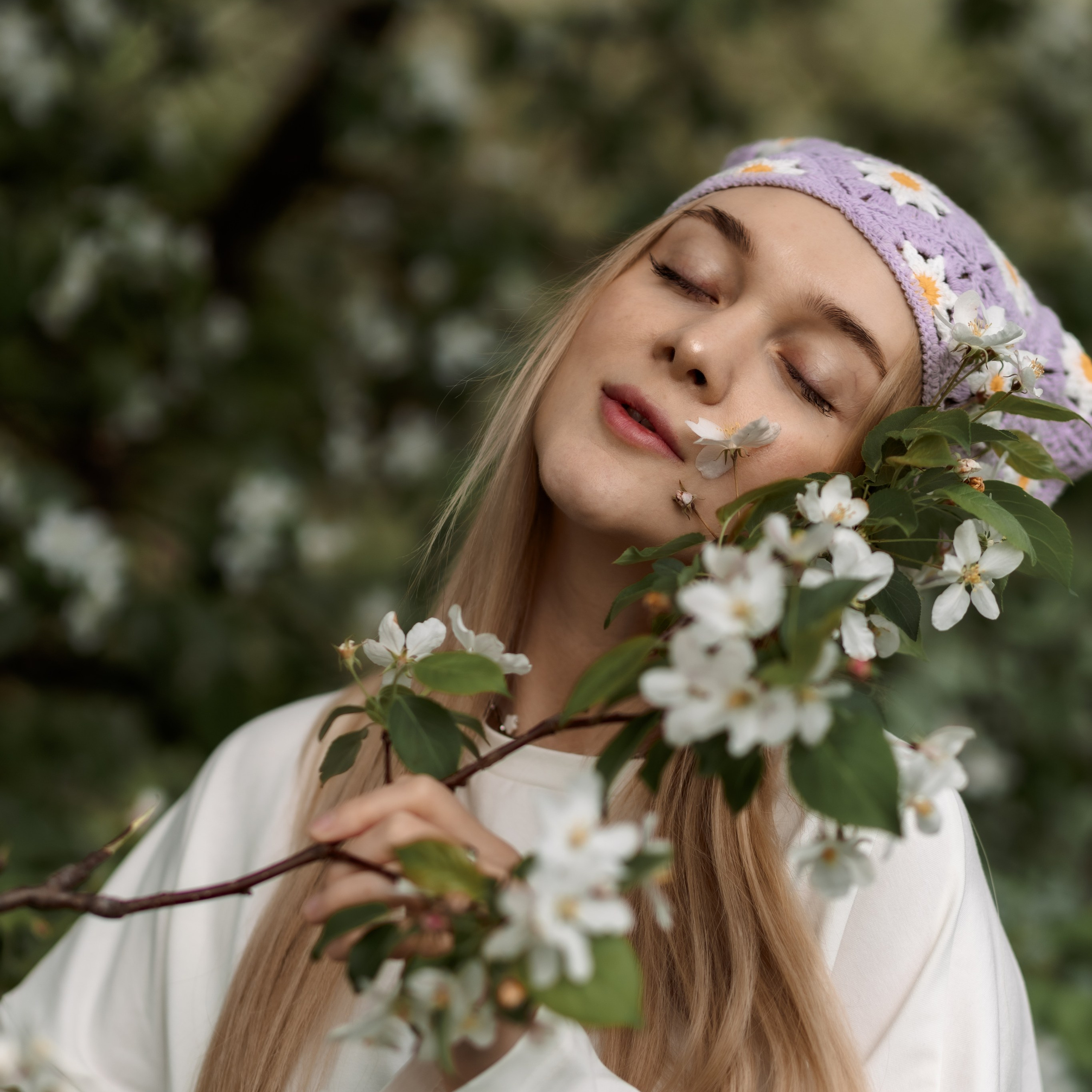 Девушки и Цветы